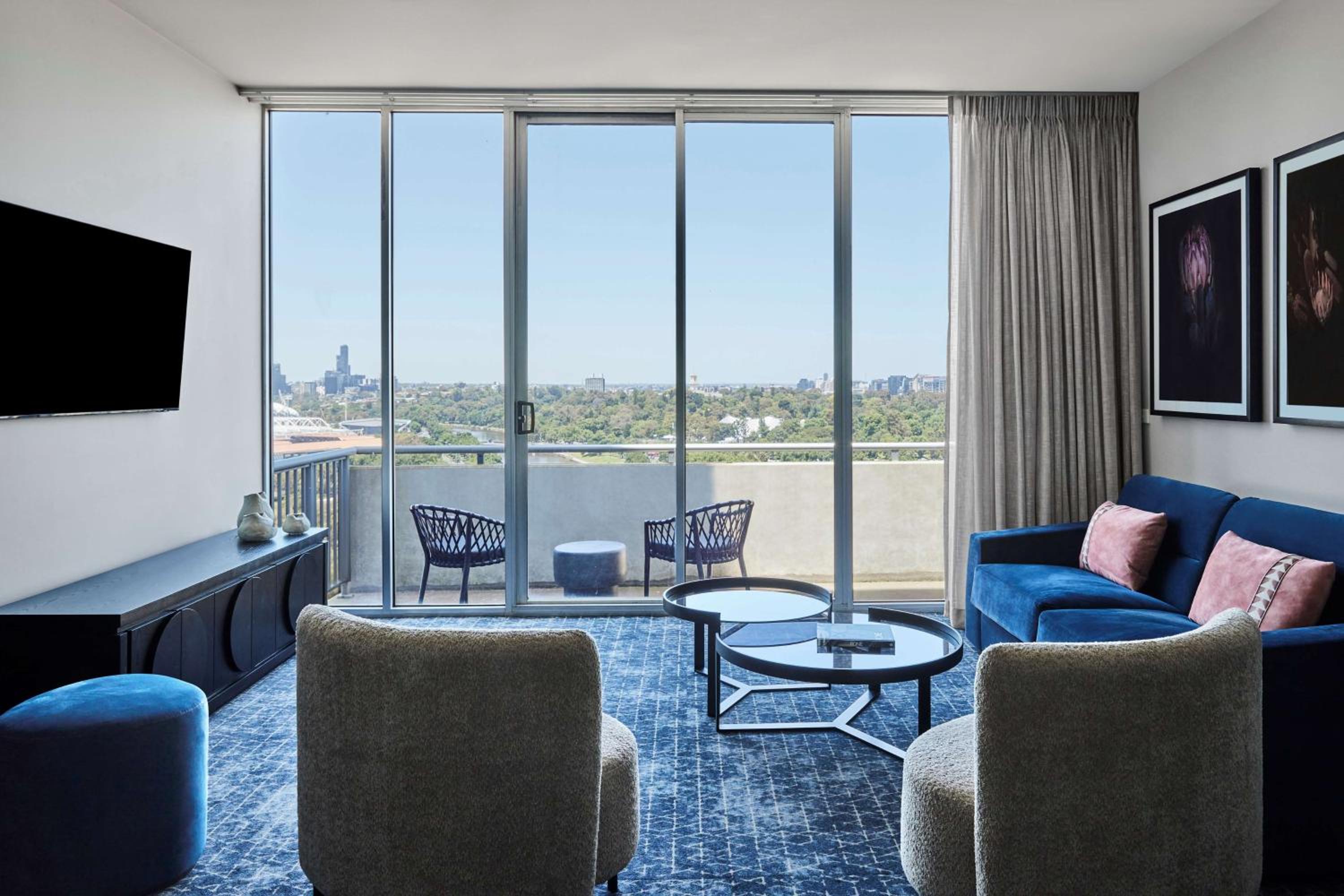 Two Bedroom Apartment with View - Photo 15