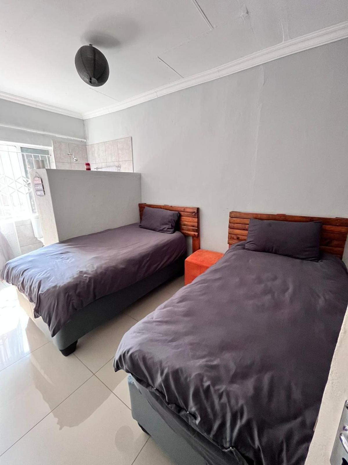 Budget Twin Room photo 2