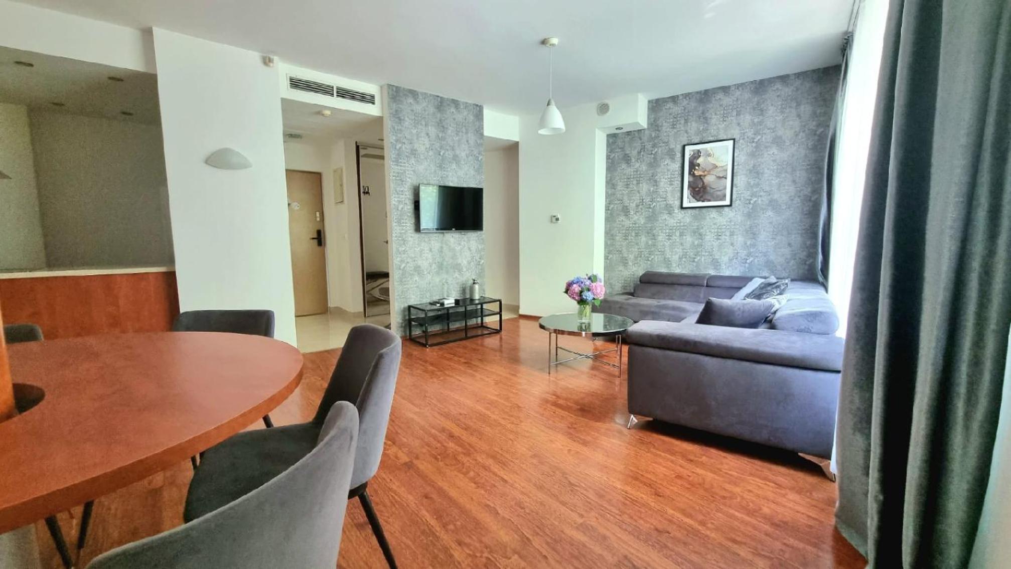 One-Bedroom Apartment photo 3