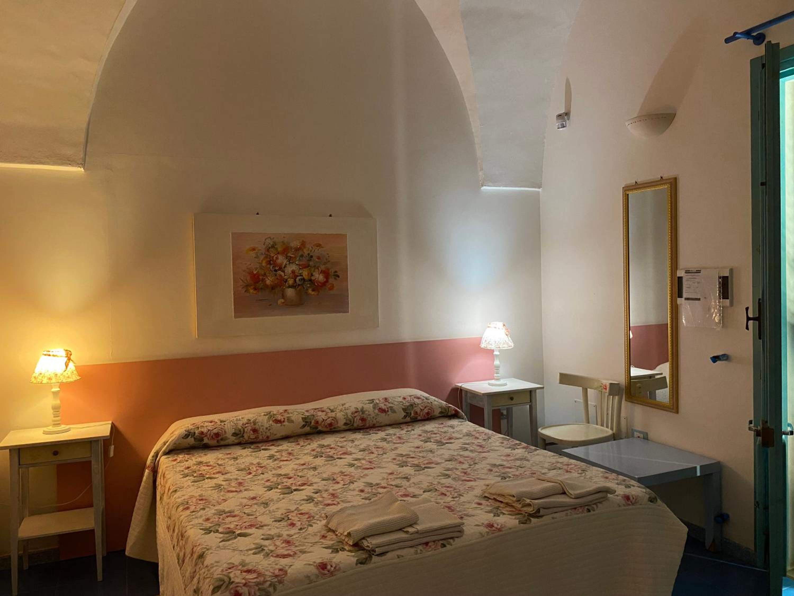 Double Room with Private Bathroom photo 3