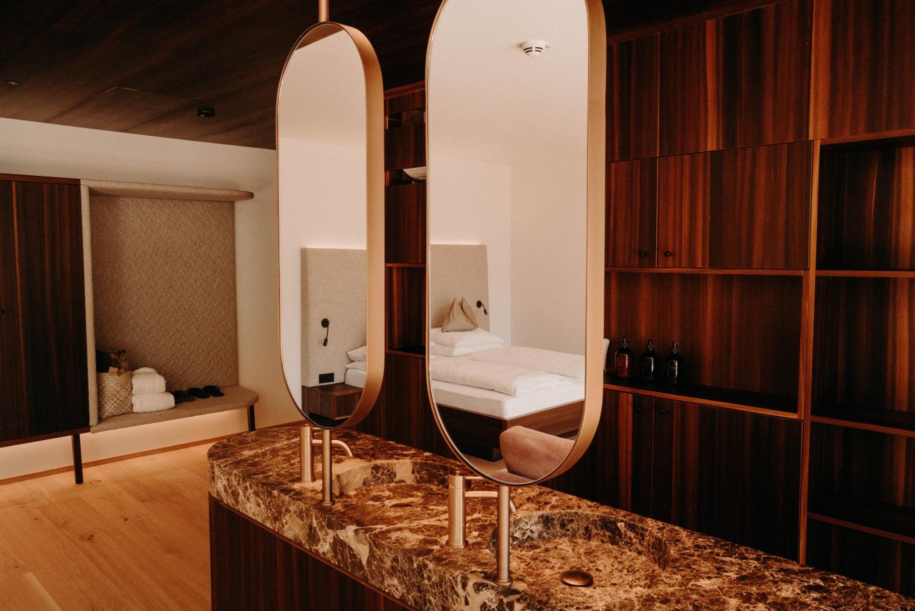 Suite - Photo 2