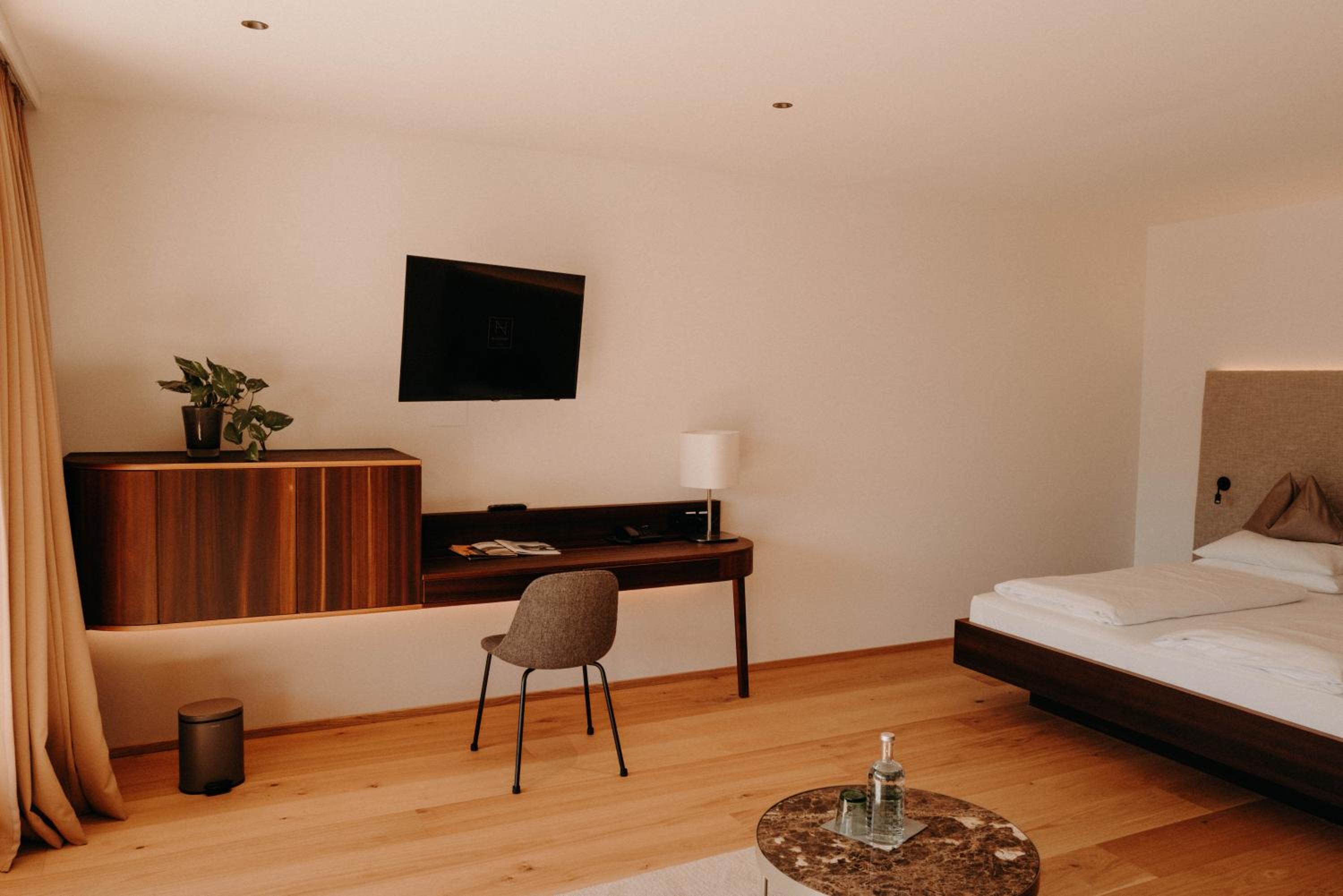Suite - Photo 4