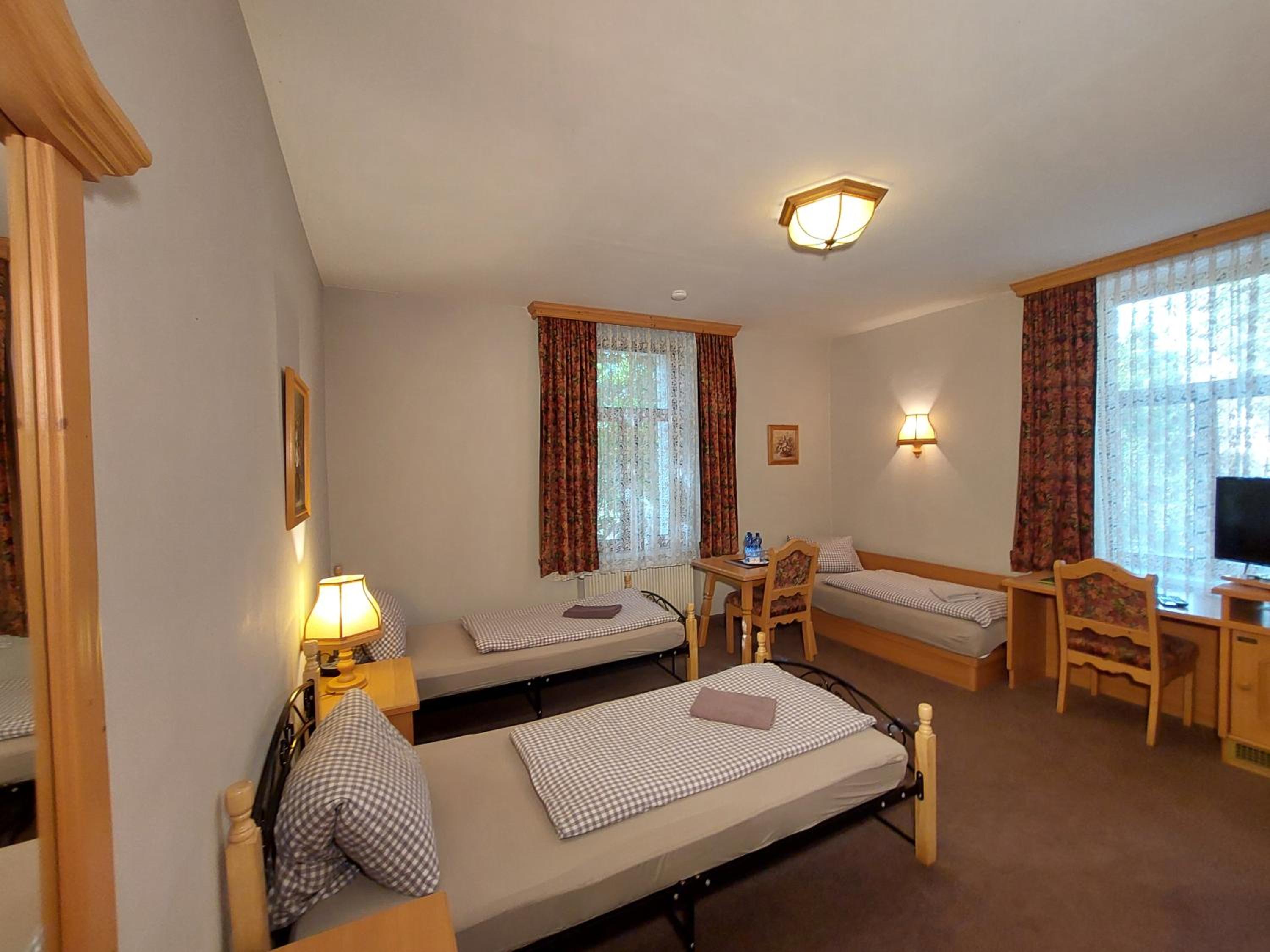 Triple Room with Private Bathroom photo 1