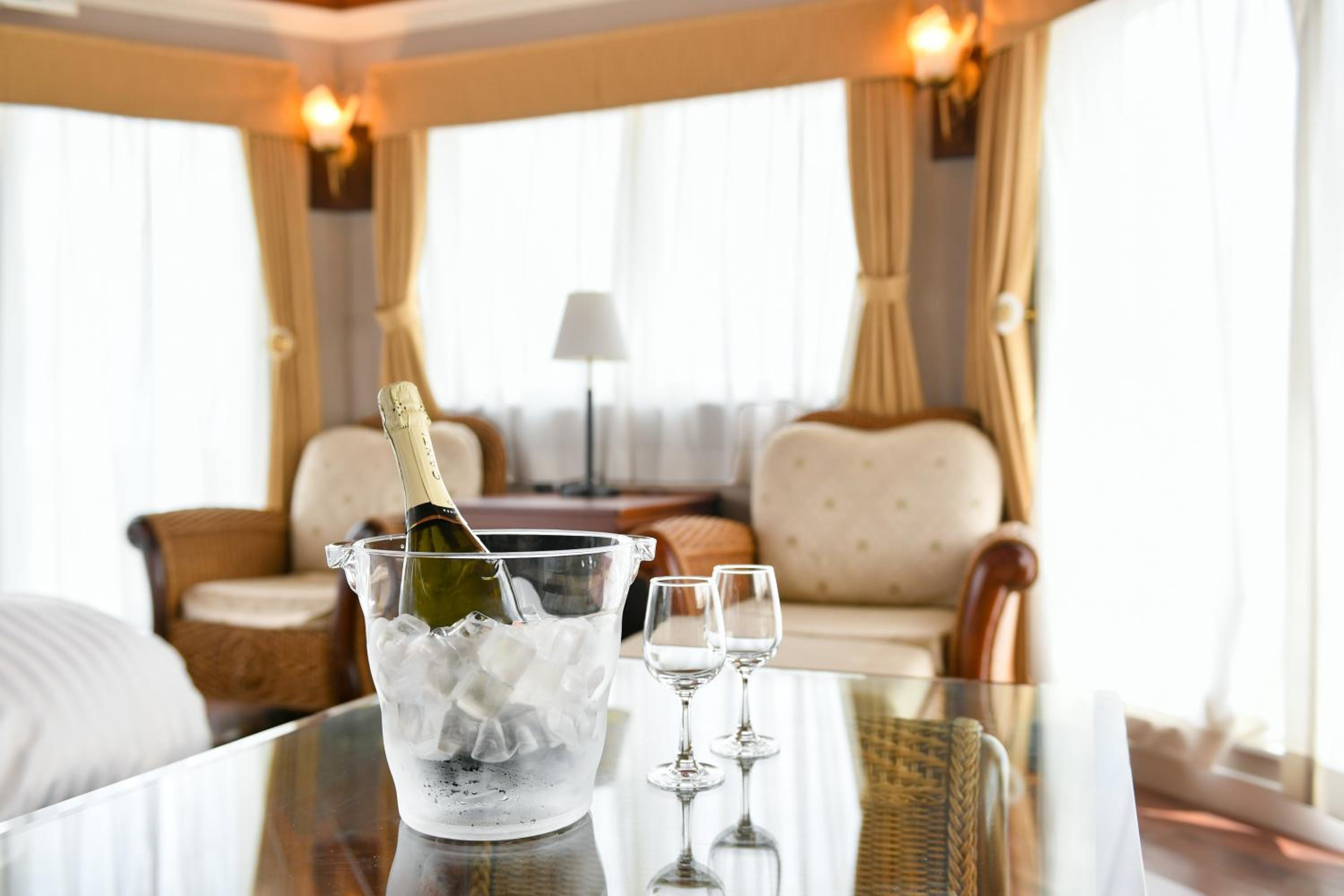 Suite with City View - Photo 2