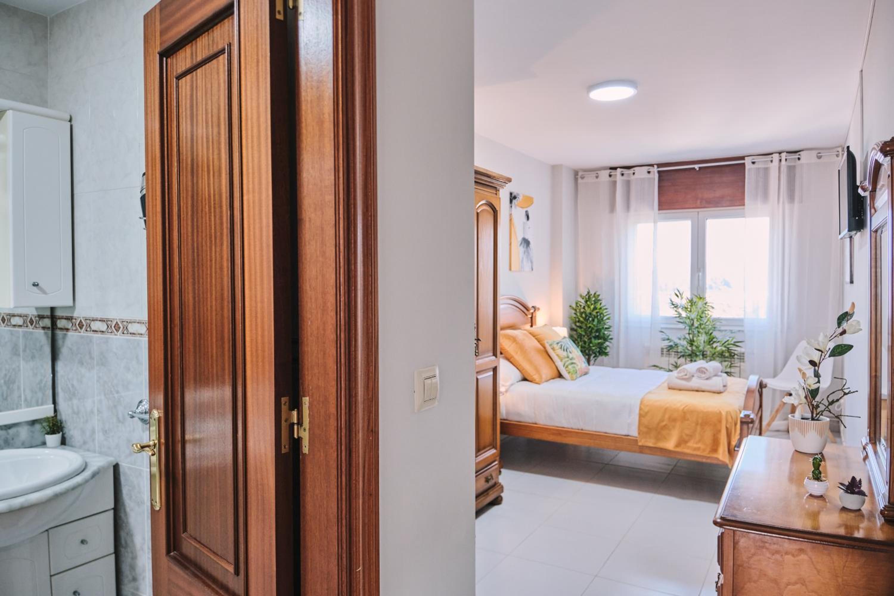 Double Room with Private Bathroom photo 3