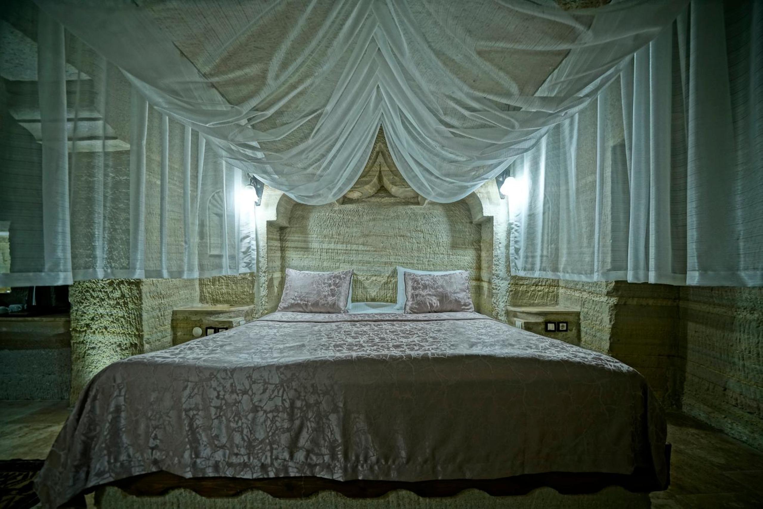 Junior Cave Suite - Photo 10