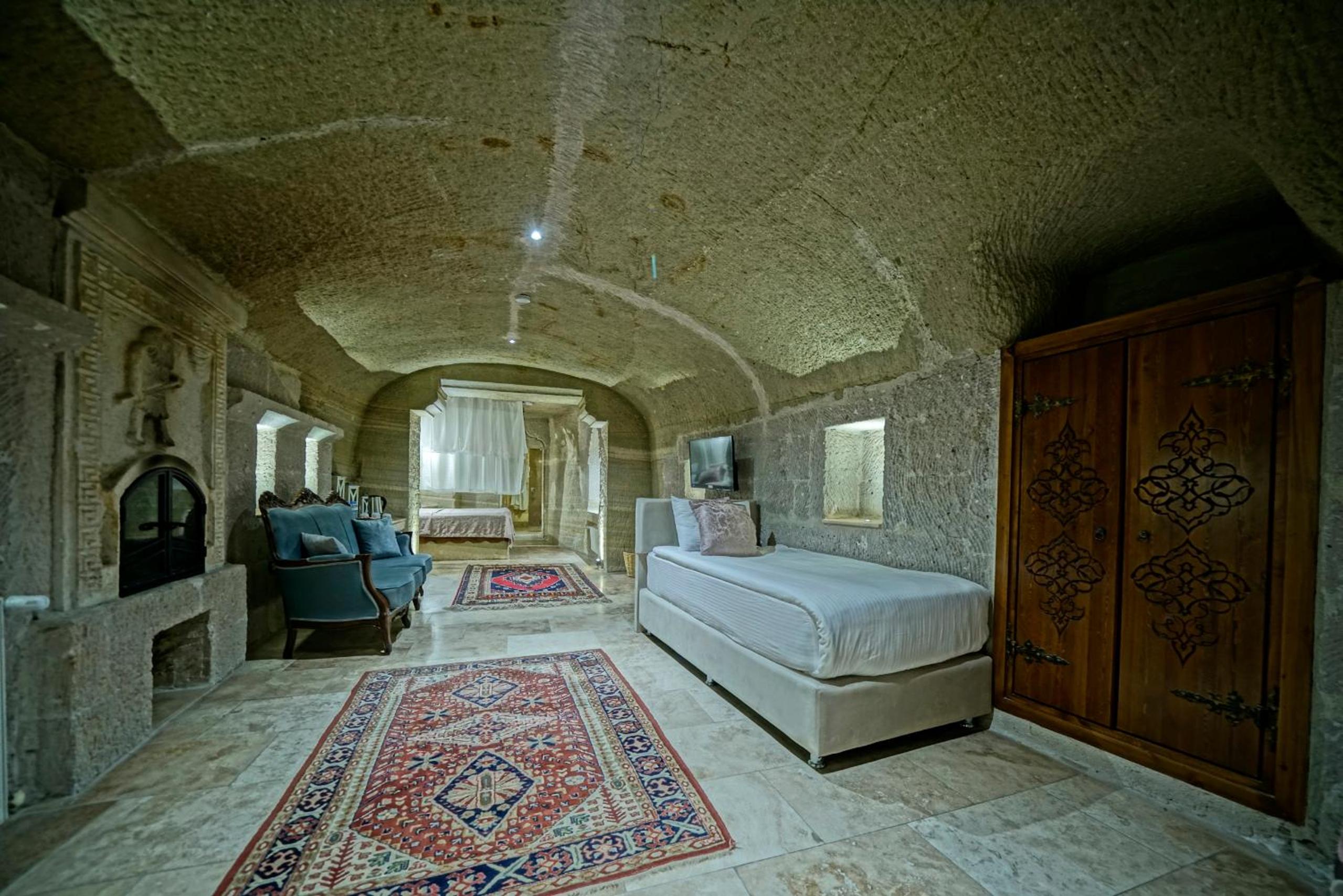 Junior Cave Suite - Photo 9