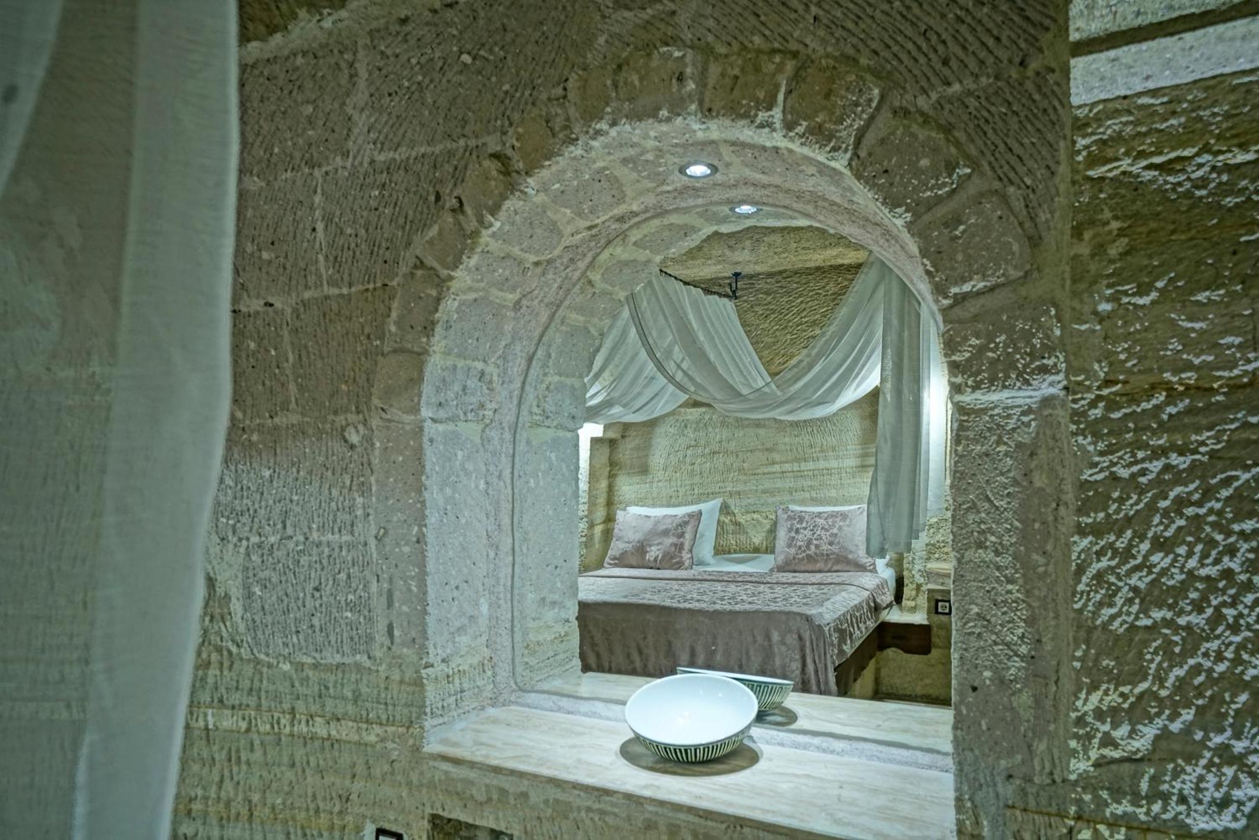 Junior Cave Suite - Photo 8