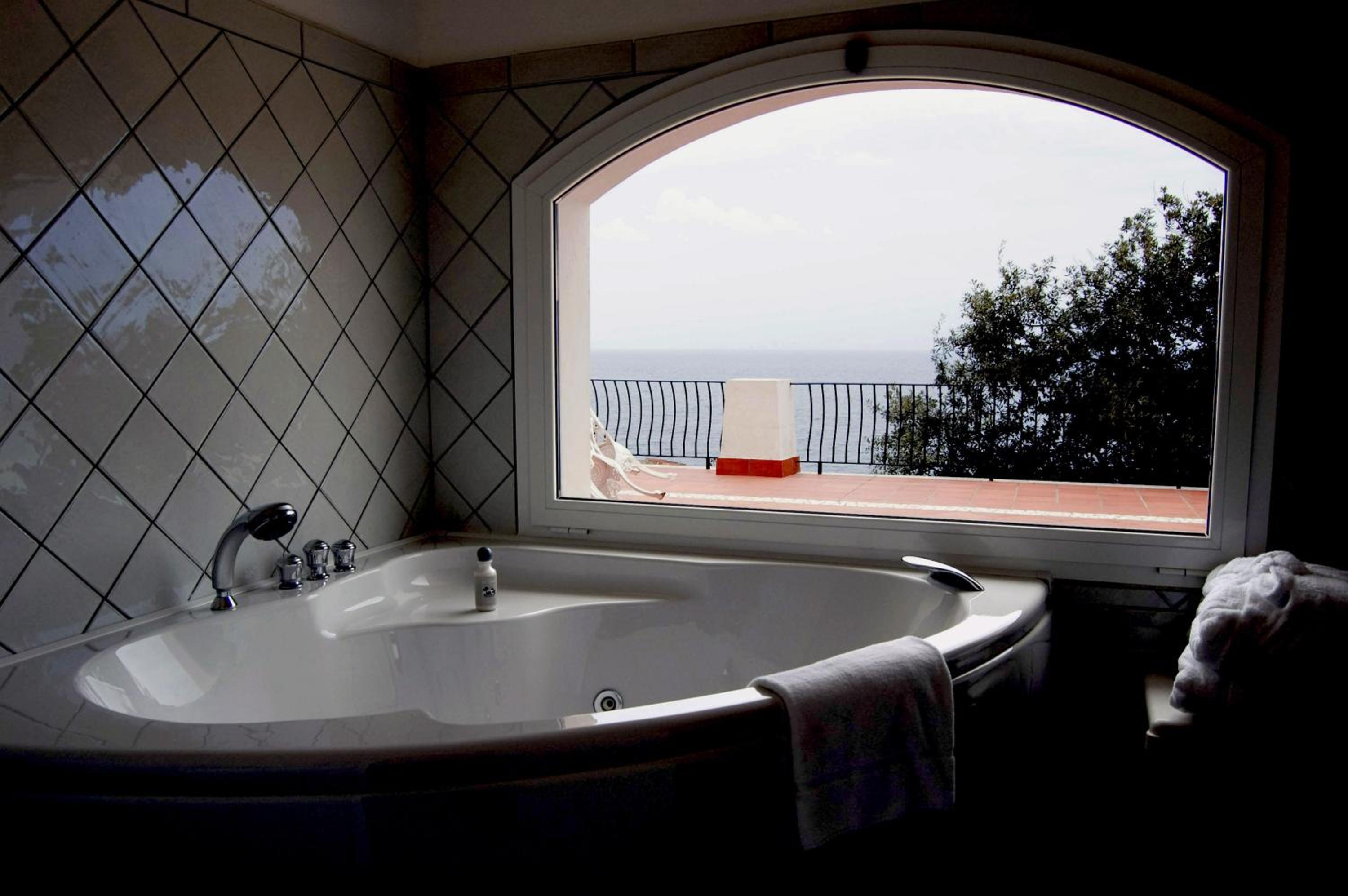 King Suite with Sea View photo 3