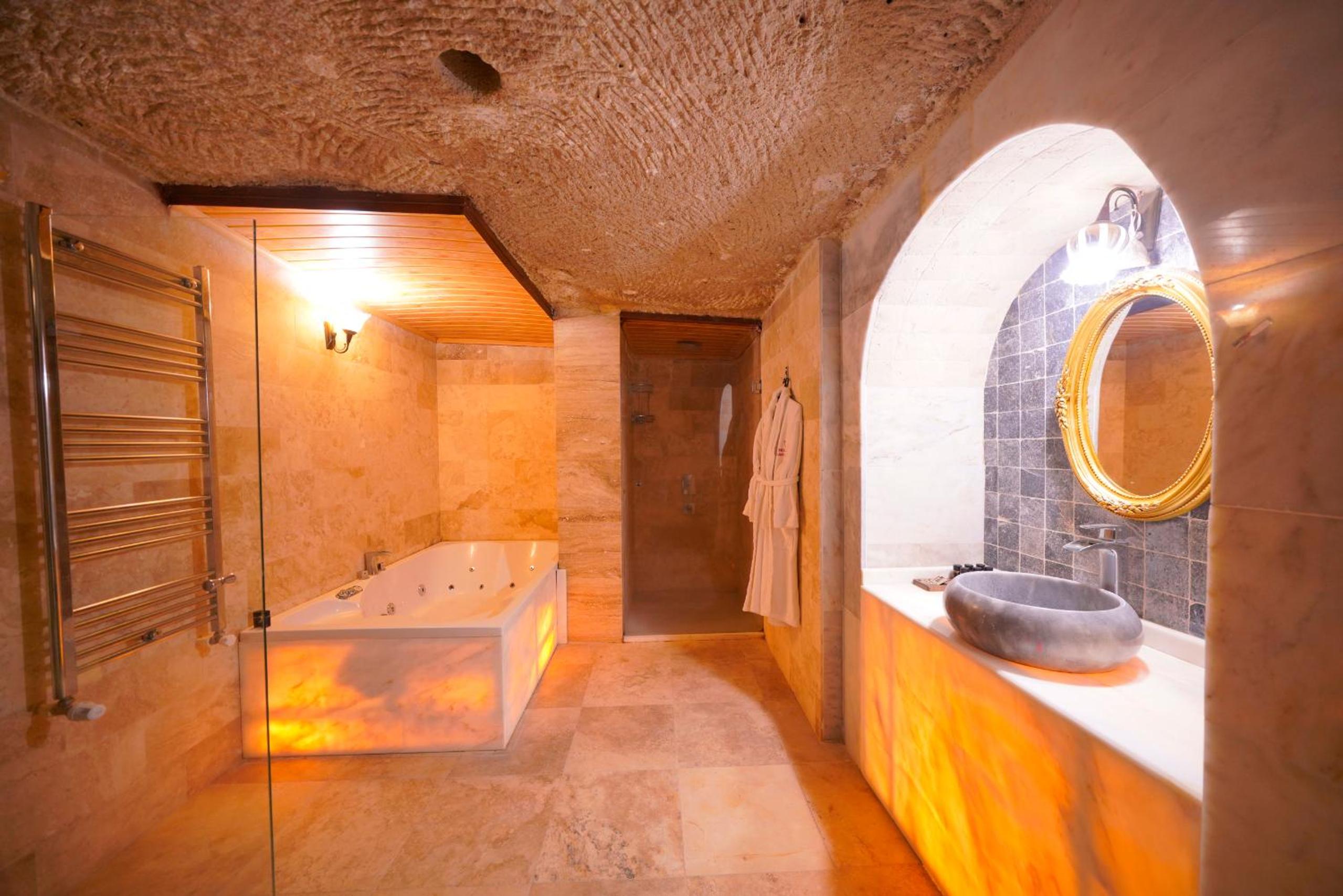 Junior Cave Suite - Photo 3