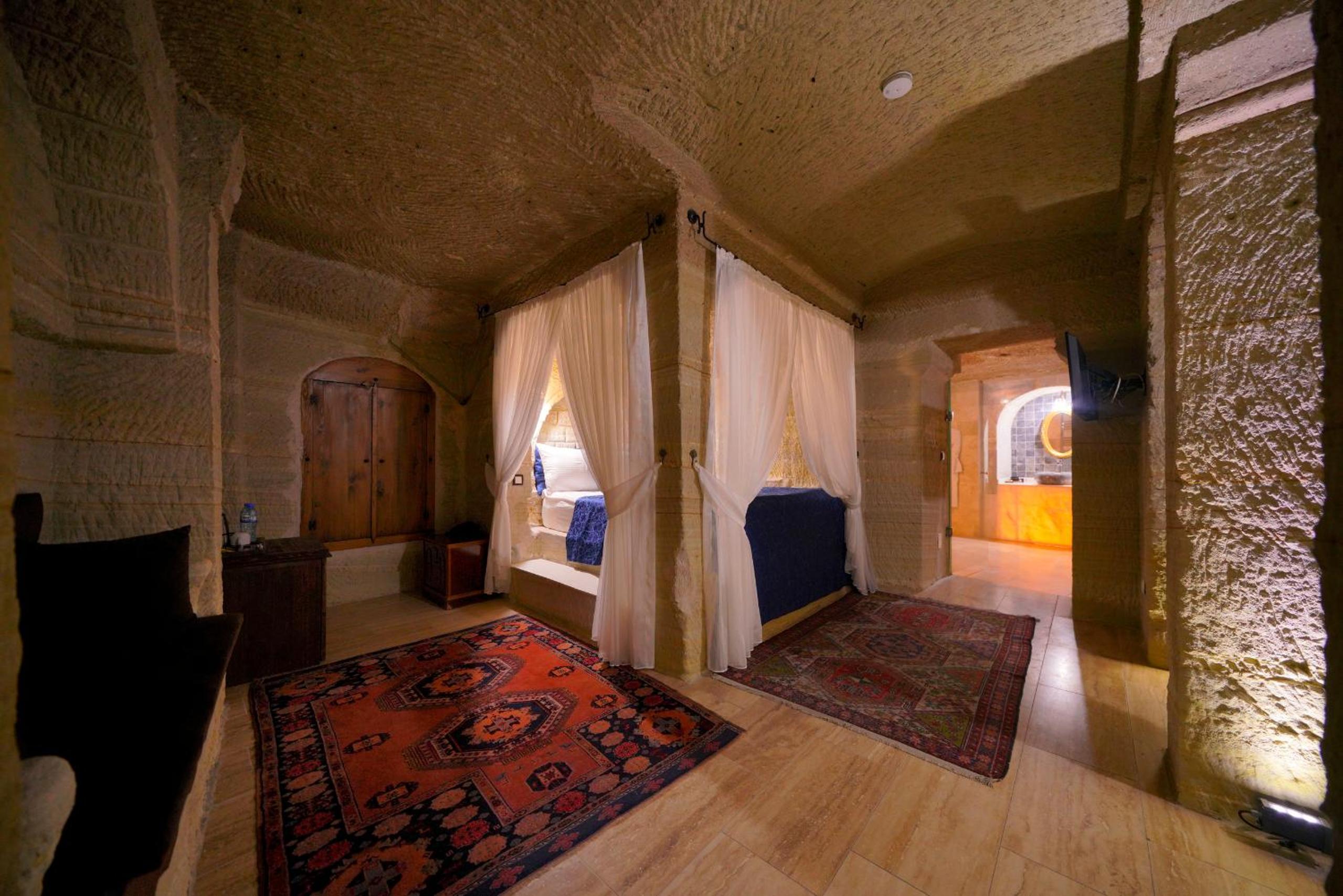 Junior Cave Suite - Photo 2