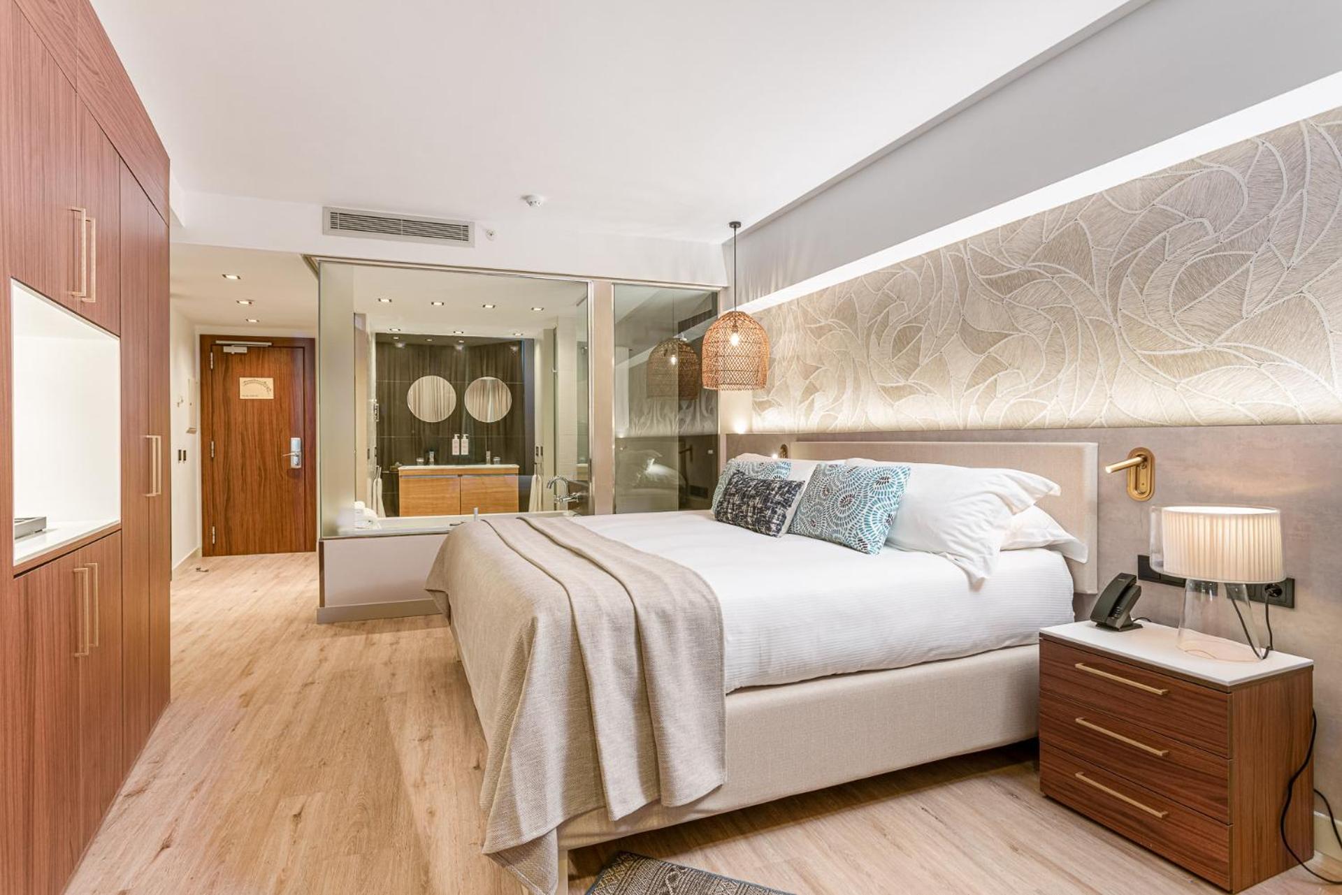 Superior Double Room with Private Pool - Photo 10