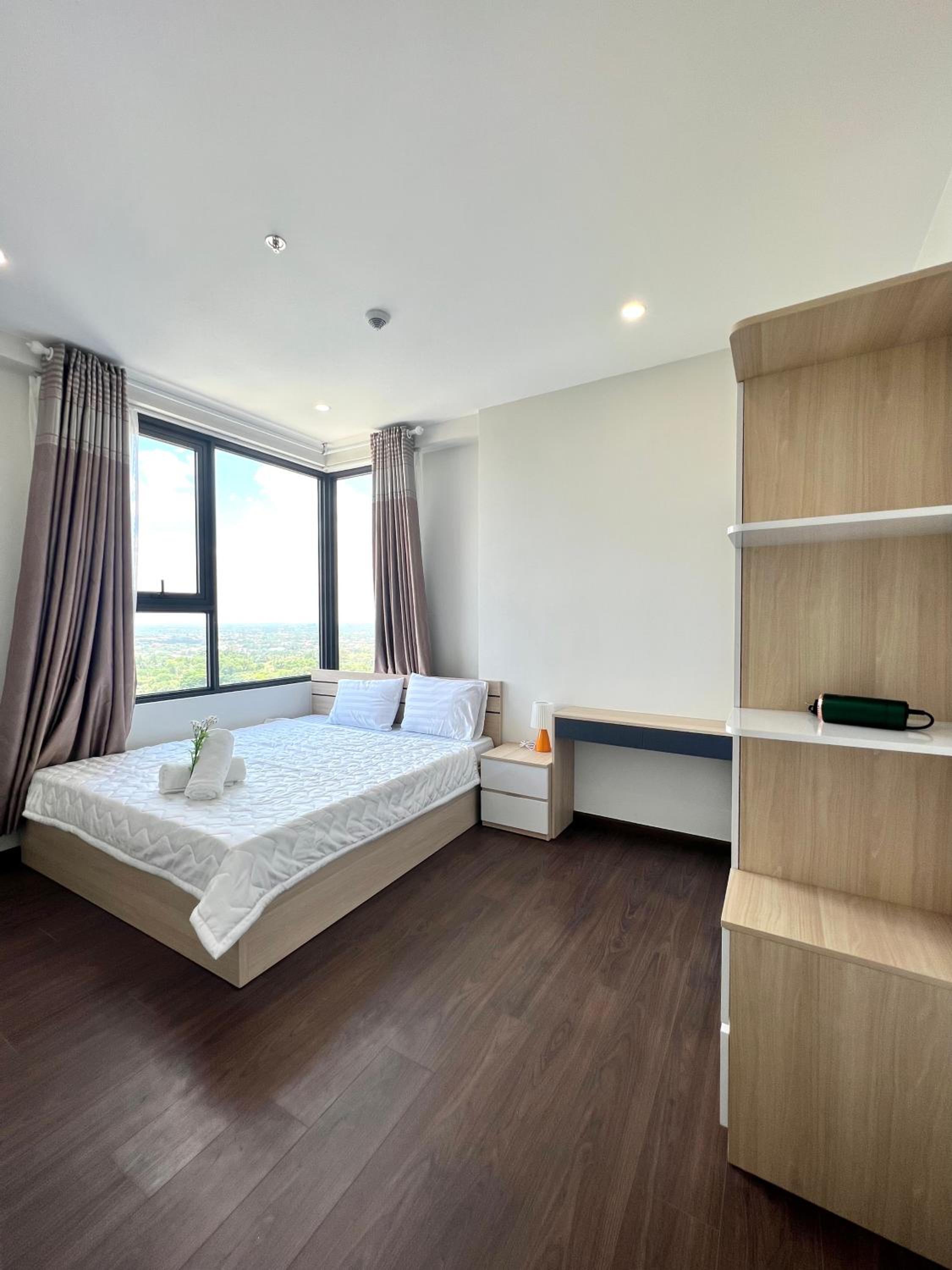 Three-Bedroom Apartment - Photo 8