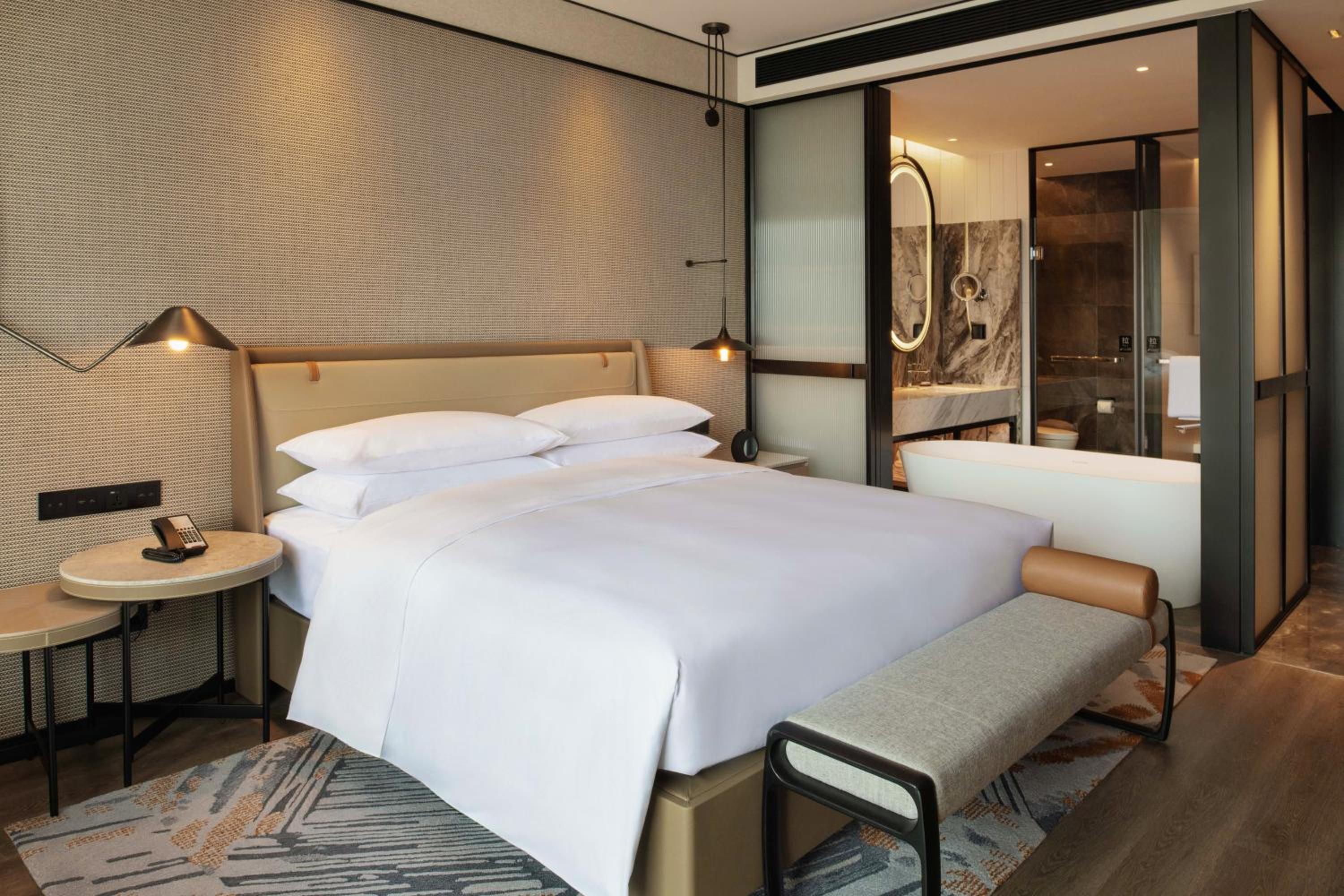Deluxe King Room with River View