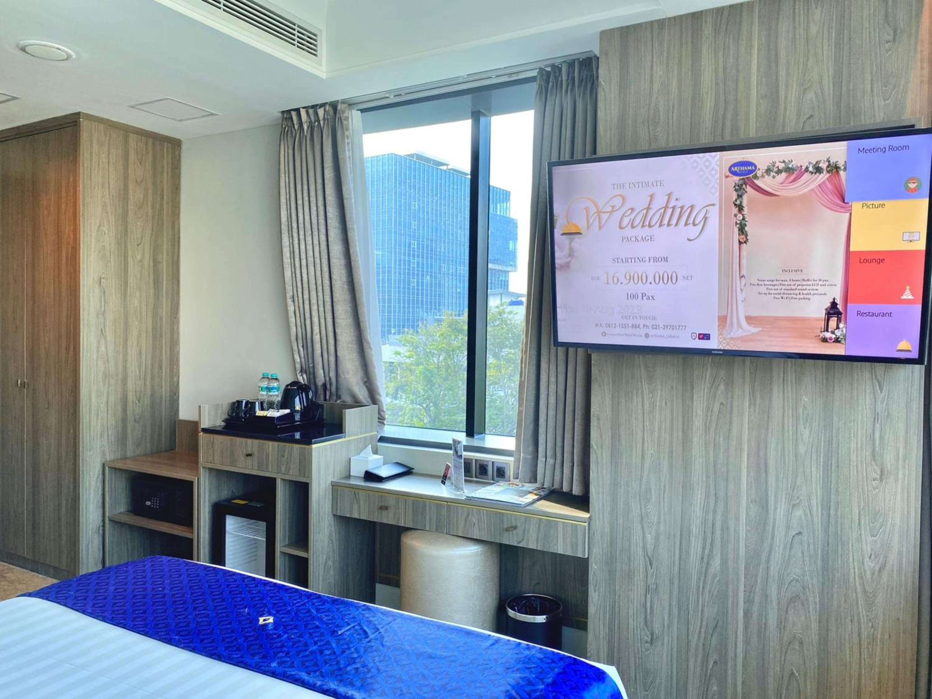 Deluxe King Room - Photo 12
