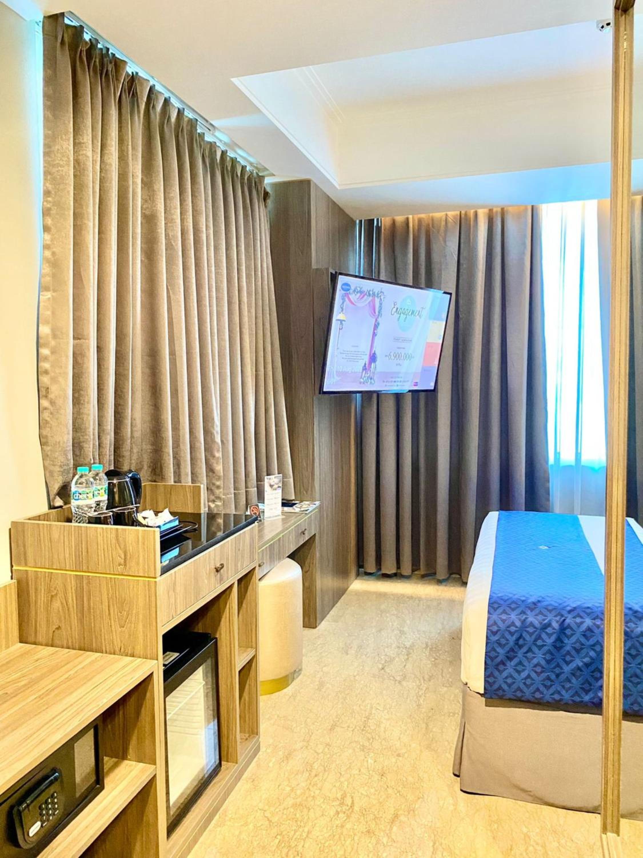 Deluxe King Room - Photo 3