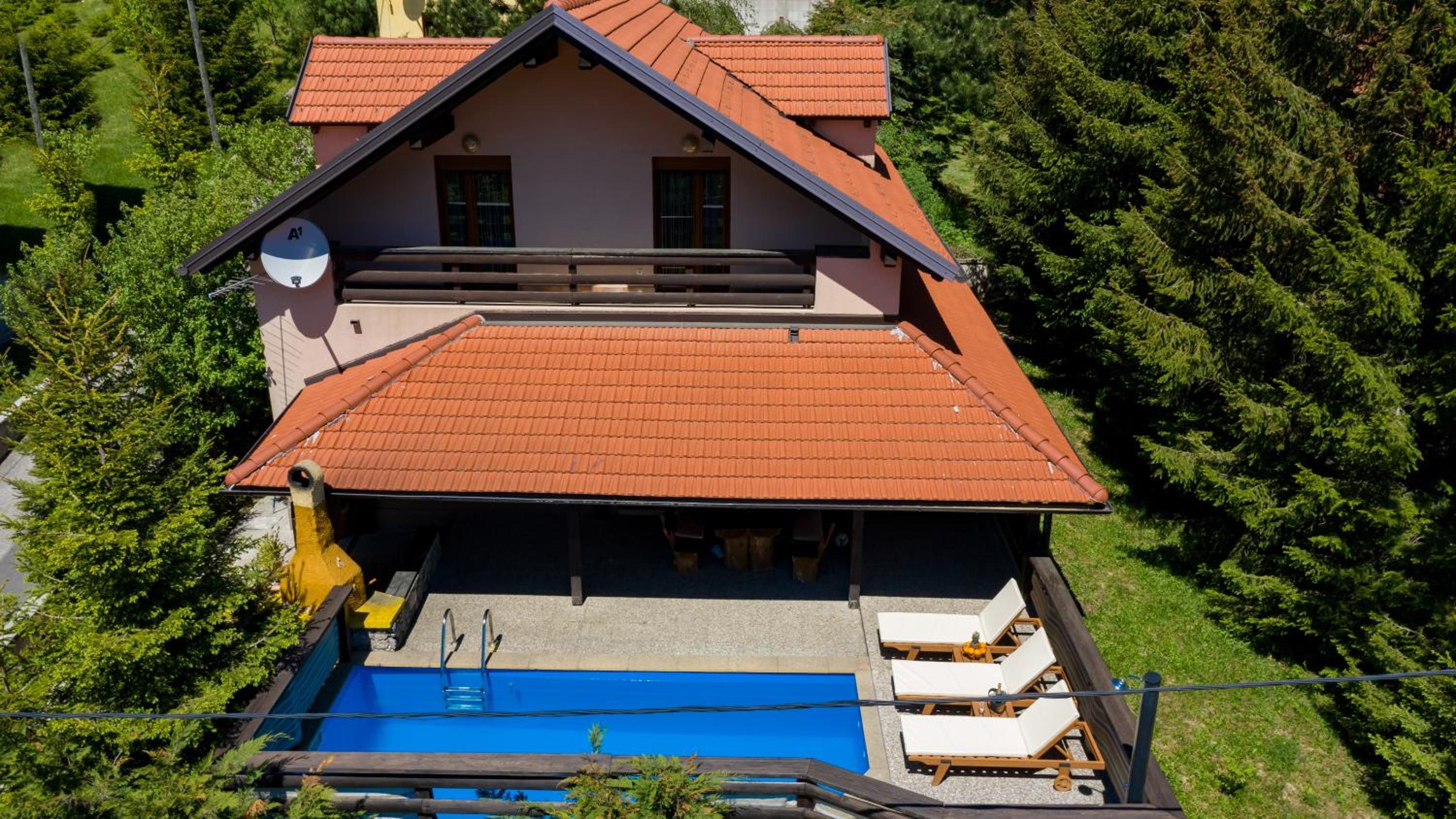 Villa photo 3