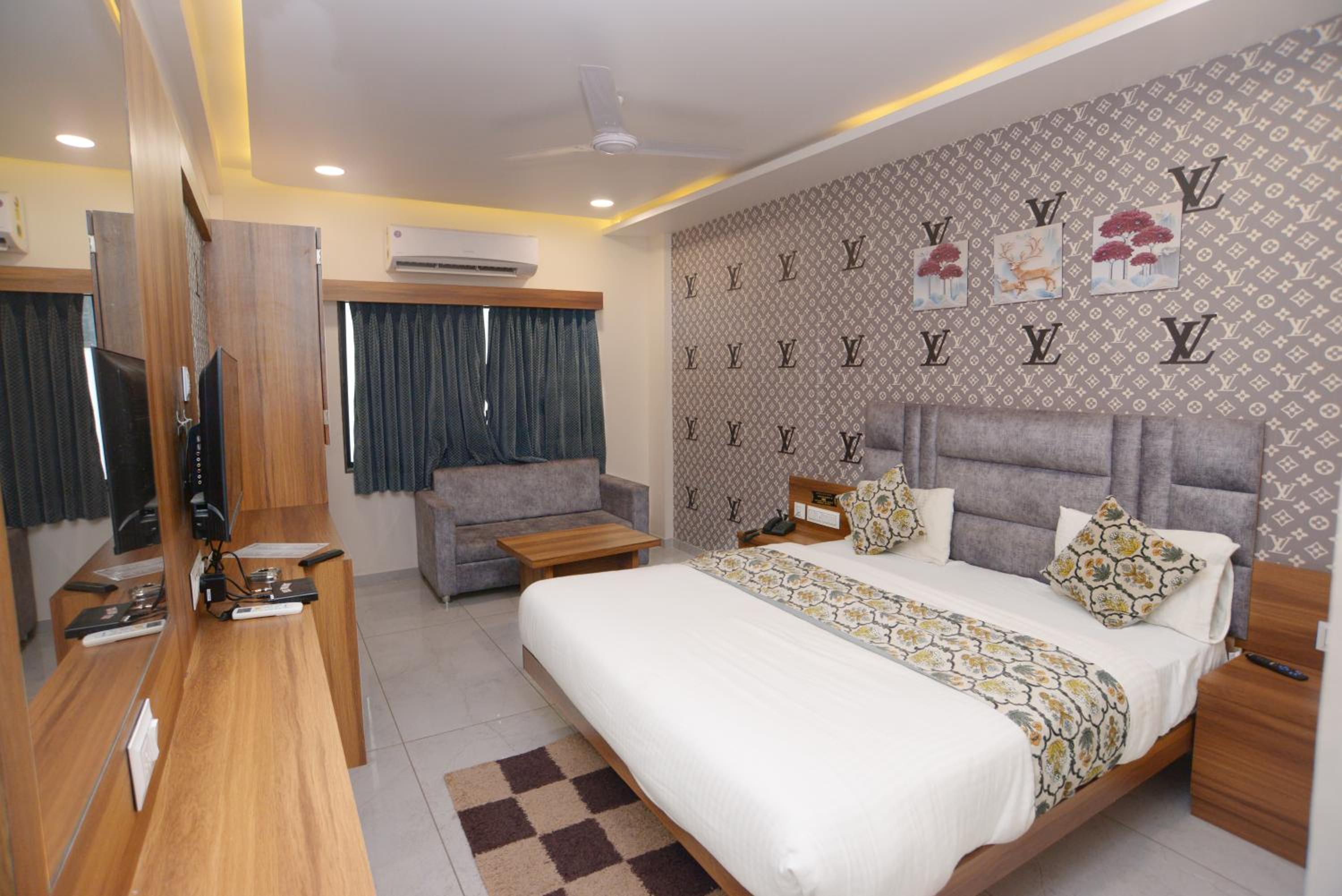Deluxe Double Room photo 2