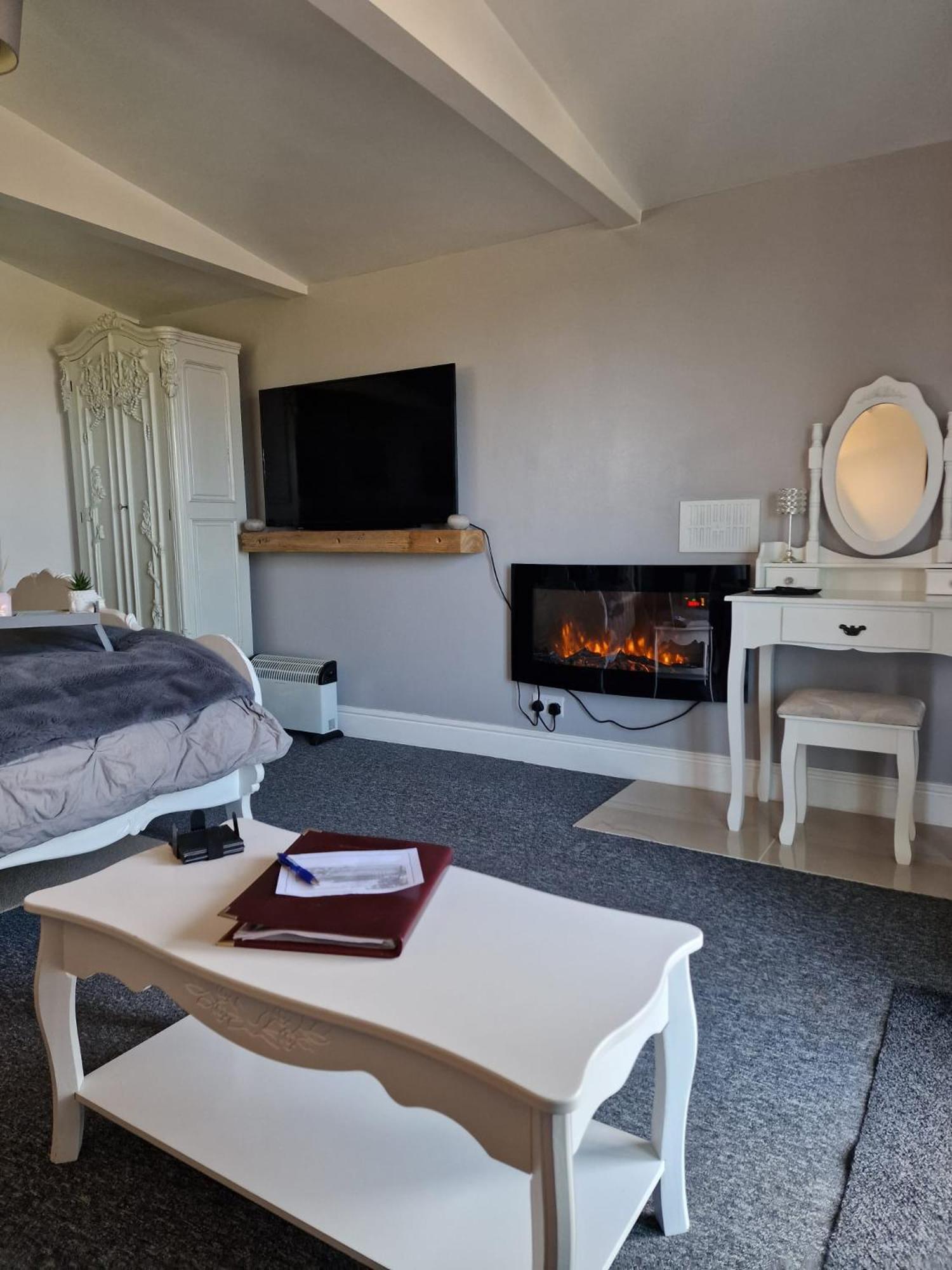 One-Bedroom Apartment - Photo 10