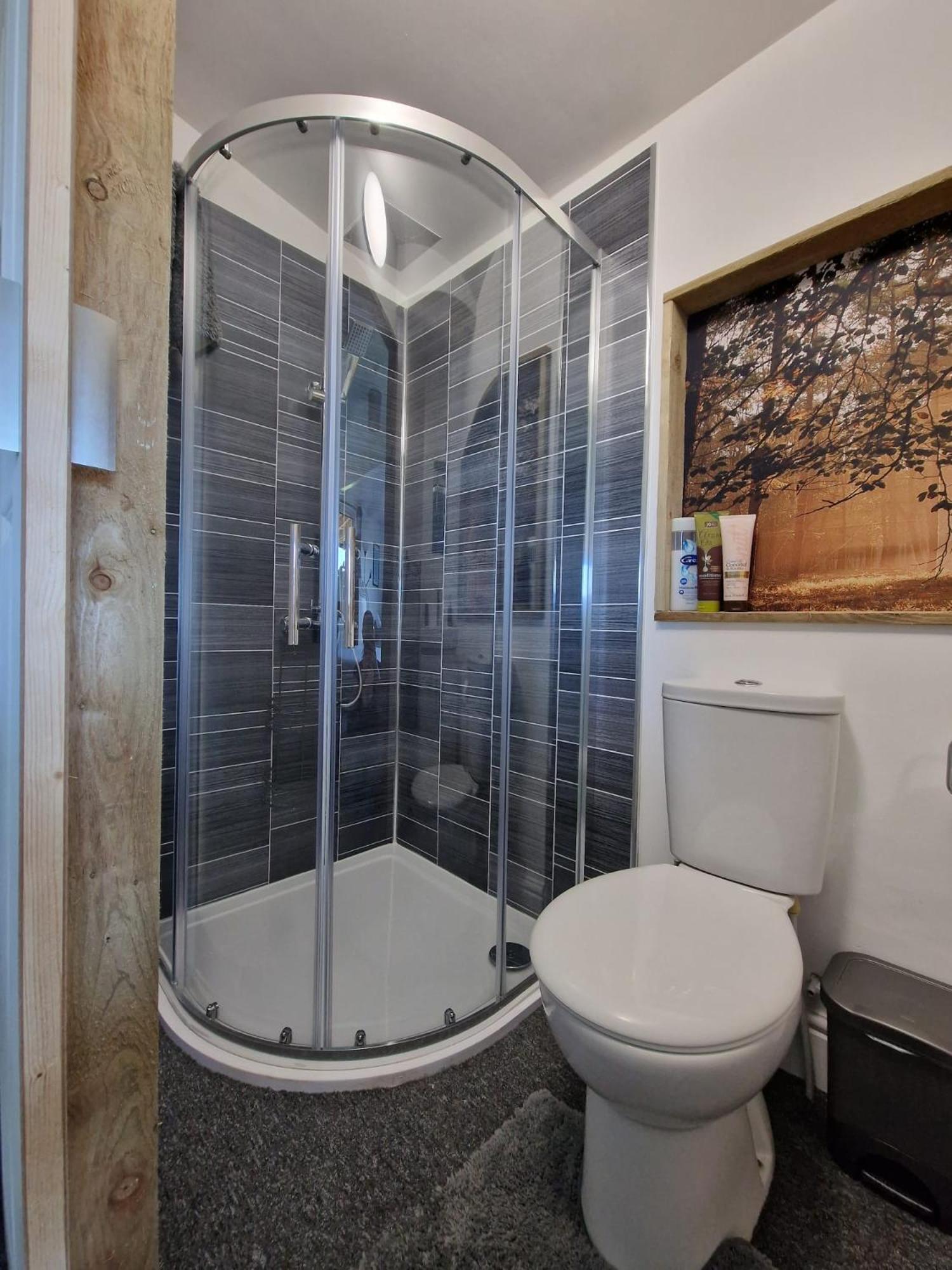 One-Bedroom Apartment - Photo 18