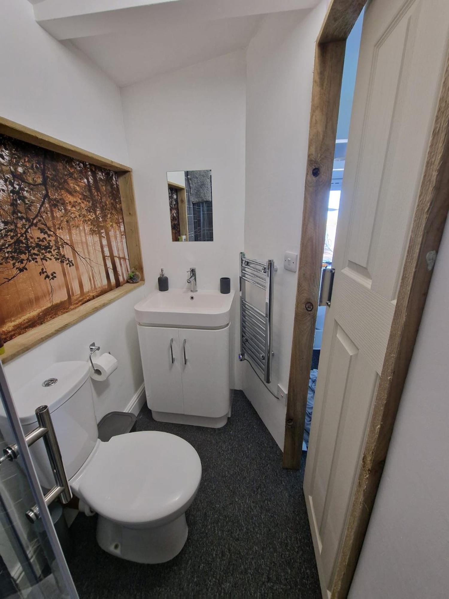 One-Bedroom Apartment - Photo 21