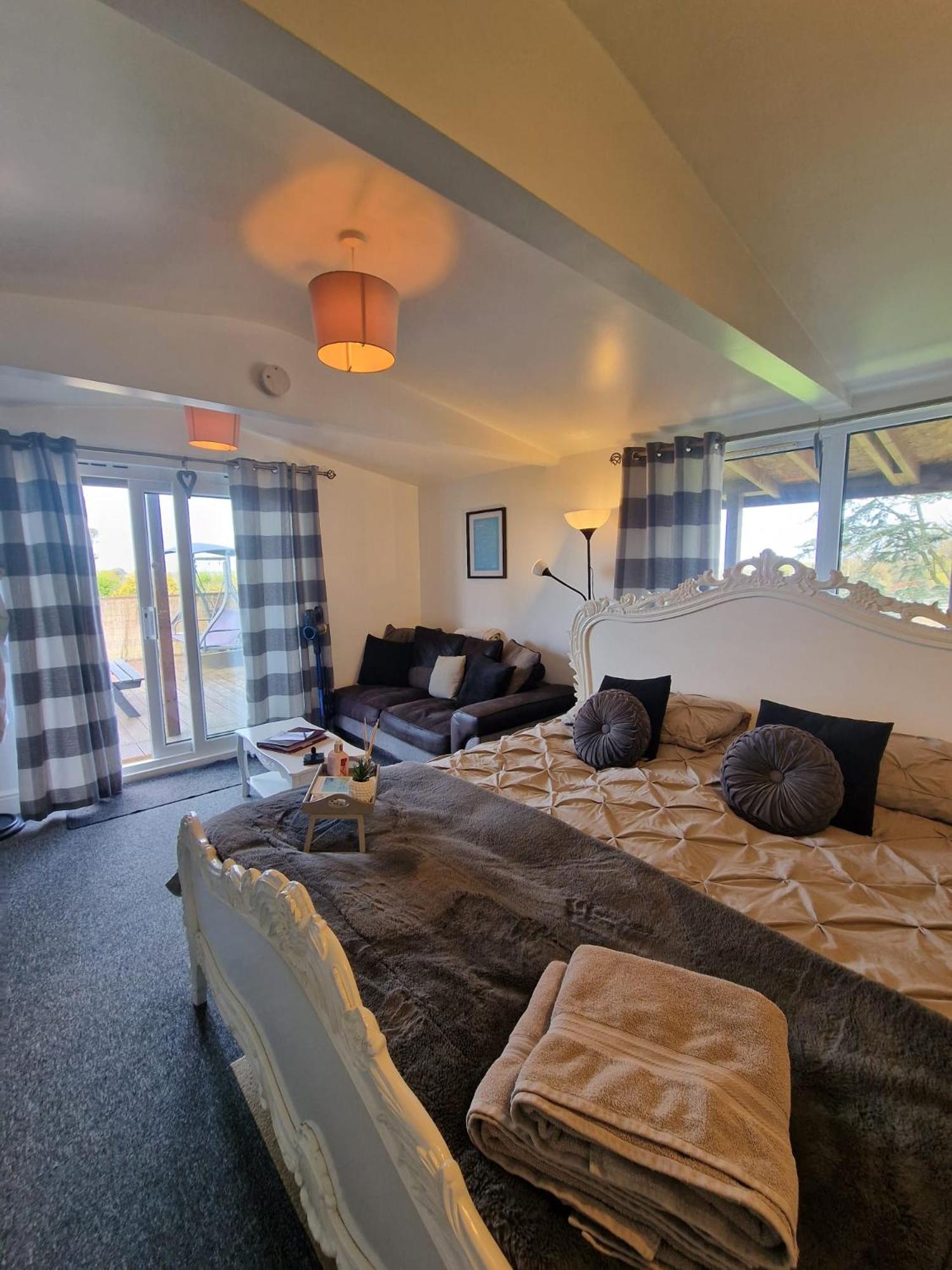One-Bedroom Apartment - Photo 24