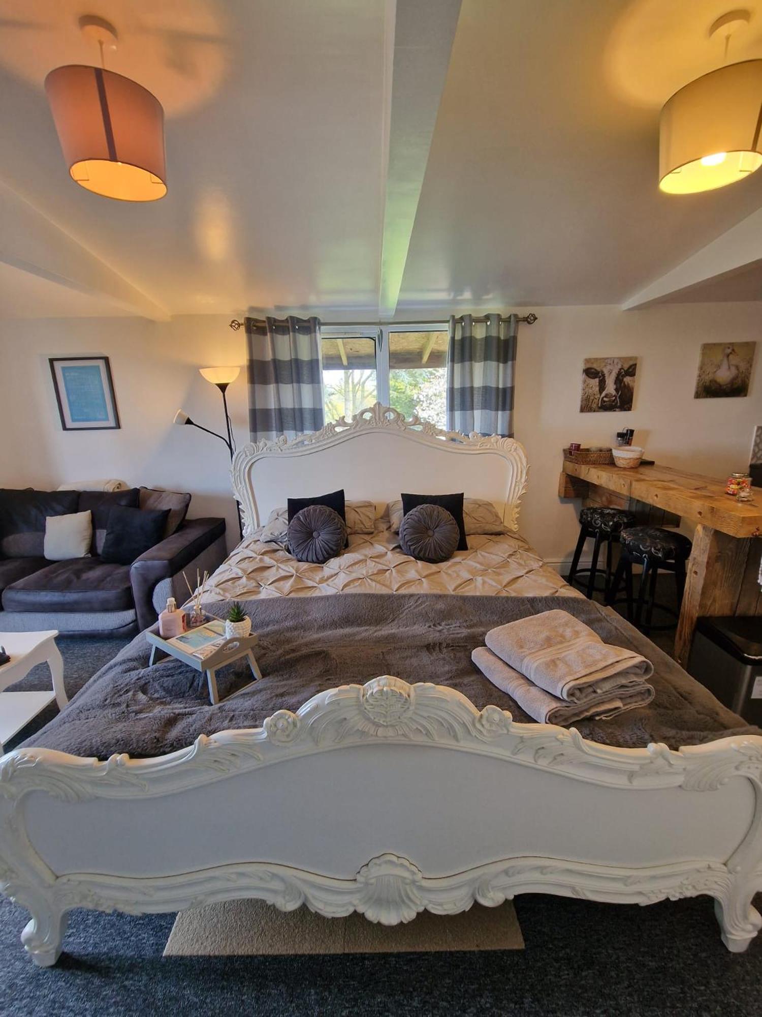 One-Bedroom Apartment - Photo 26