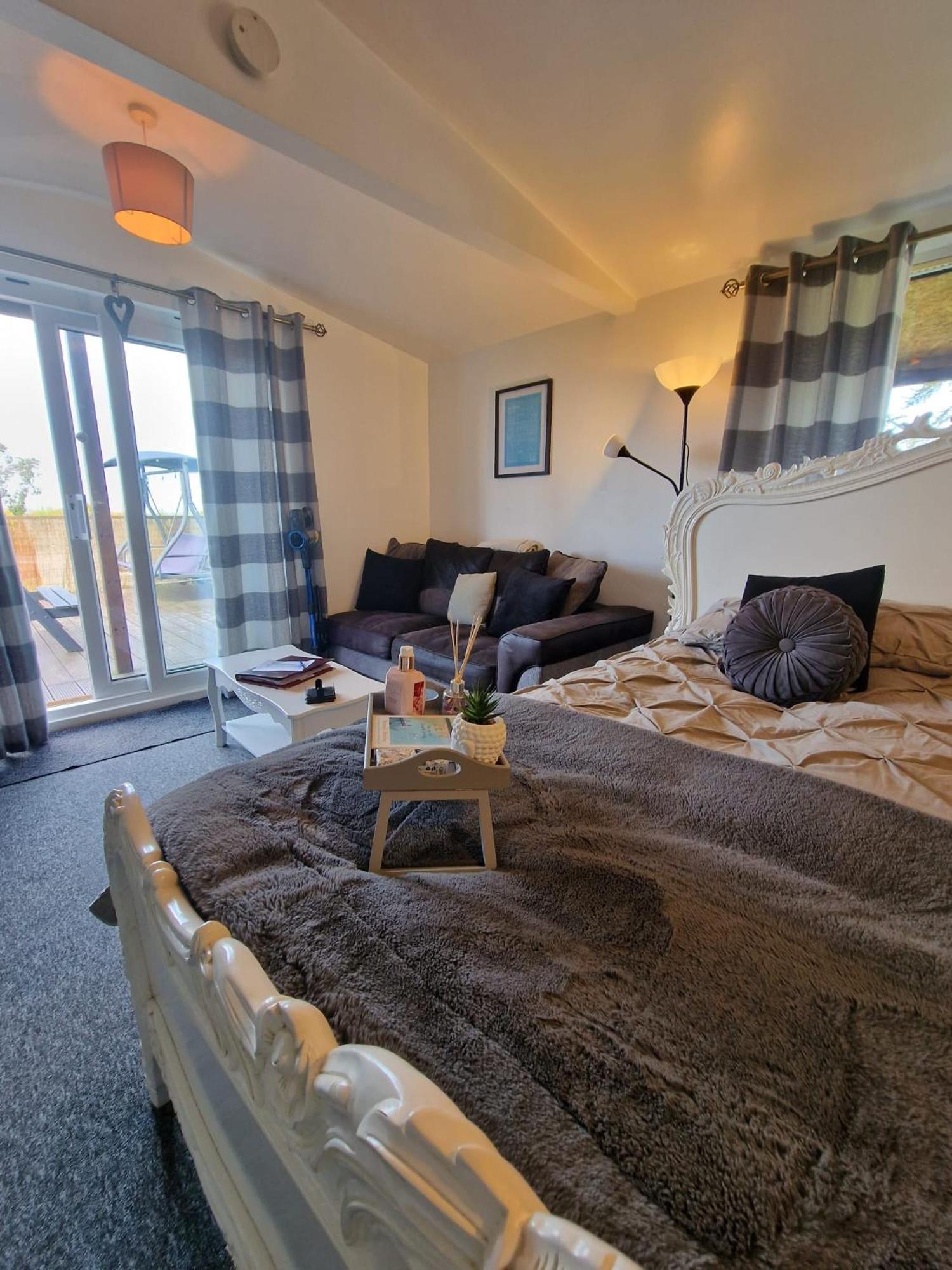 One-Bedroom Apartment - Photo 30