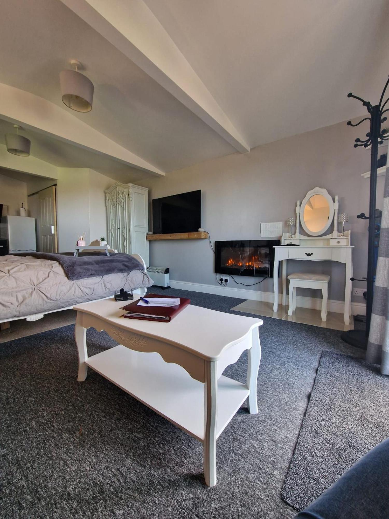 One-Bedroom Apartment - Photo 31