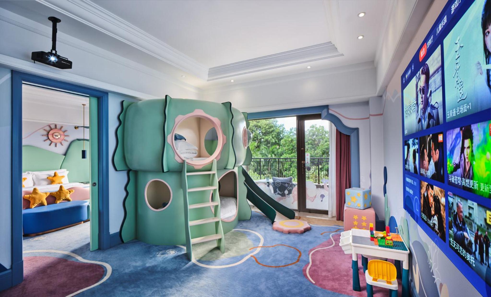 Family King Suite with Bunk Bed - Photo 7