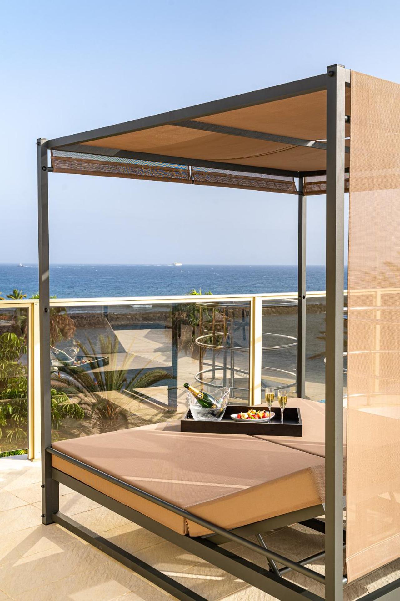 Superior Double Room with Private Pool - Photo 7