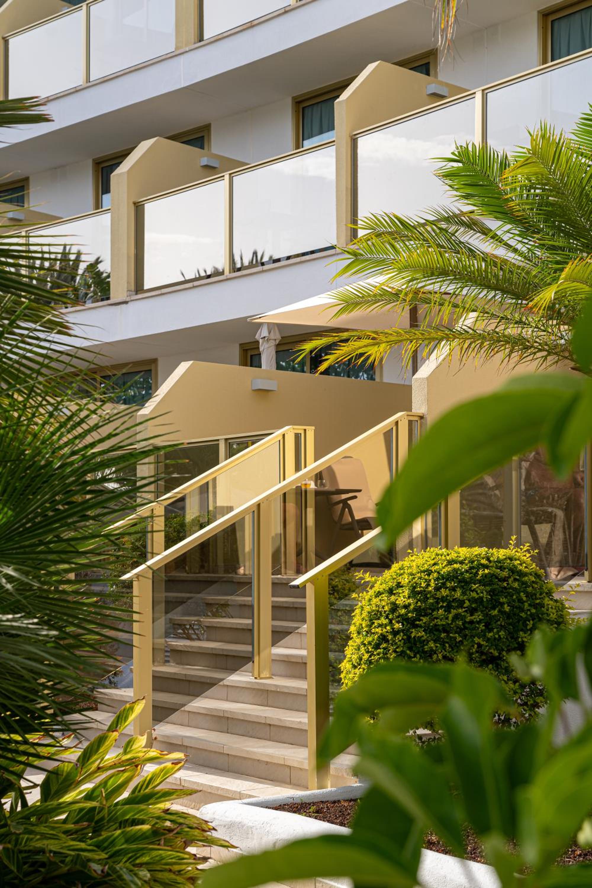 Superior Double Room with direct access to the Pool  (2 Adults) thumbnail 5