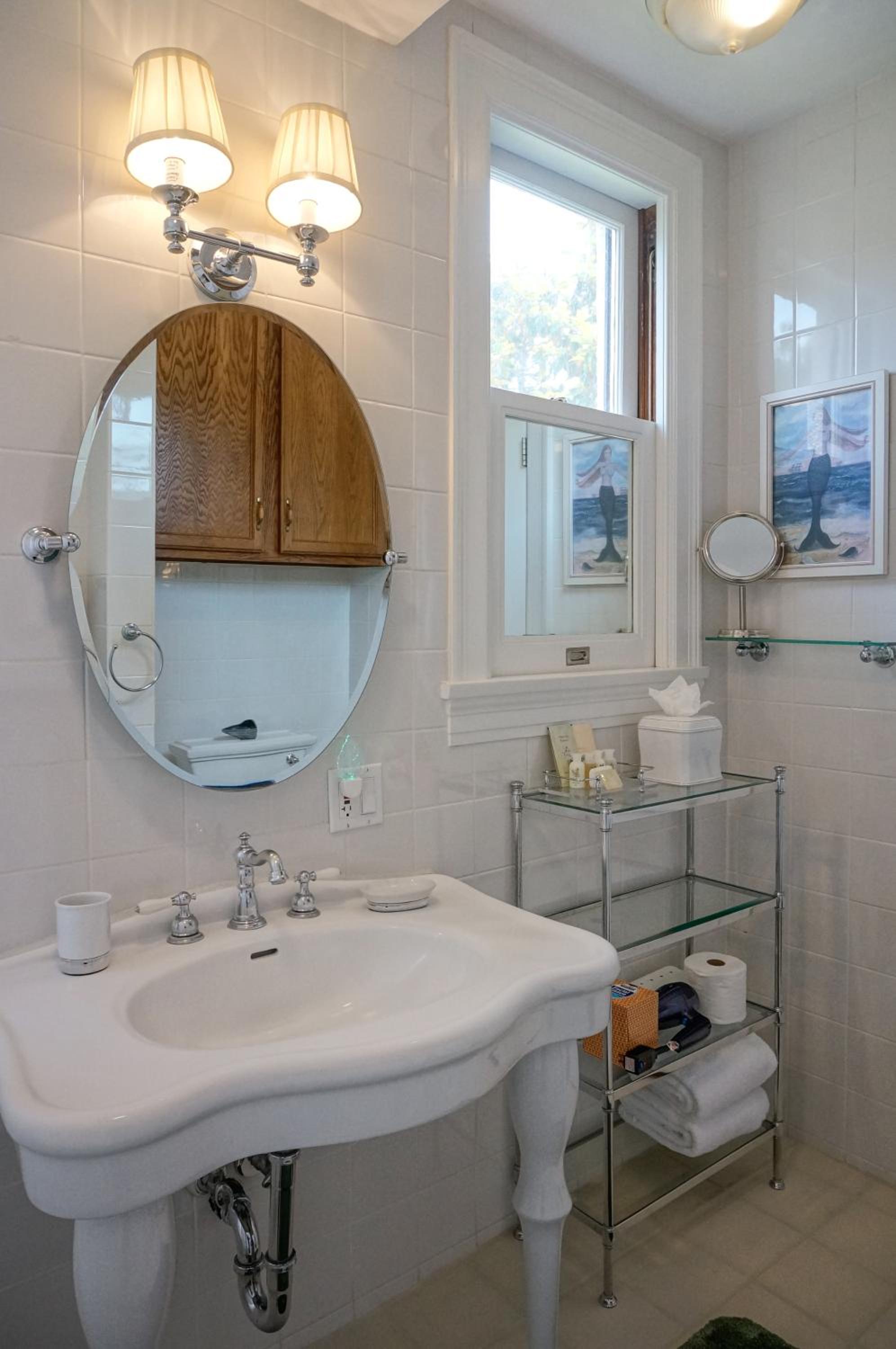 Deluxe King Studio with Kitchen - 116A - Photo 4
