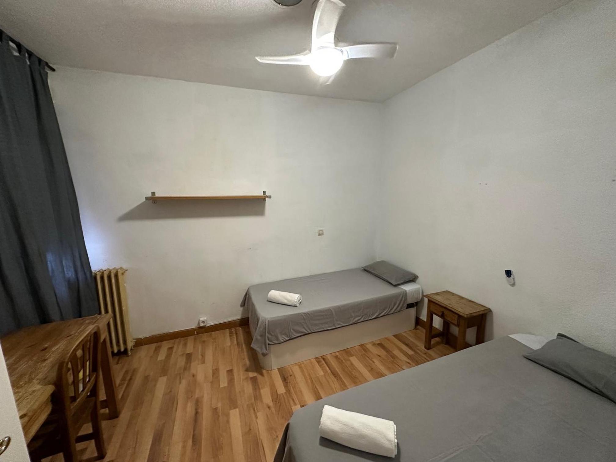 Habitación Doble con Baño Compartido
