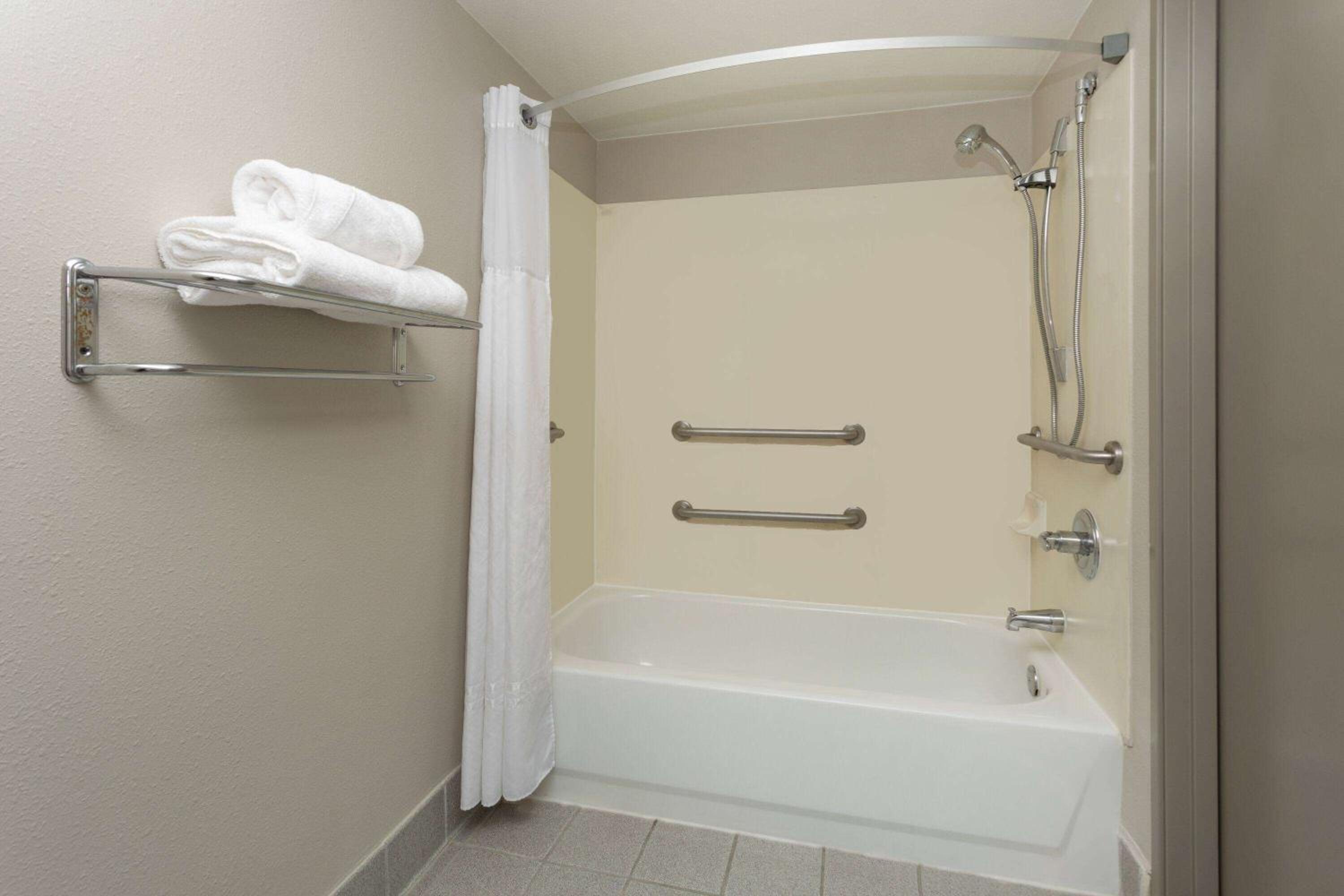 Studio Suite with 2 Queen Beds,  Non-Smoking - Photo 3
