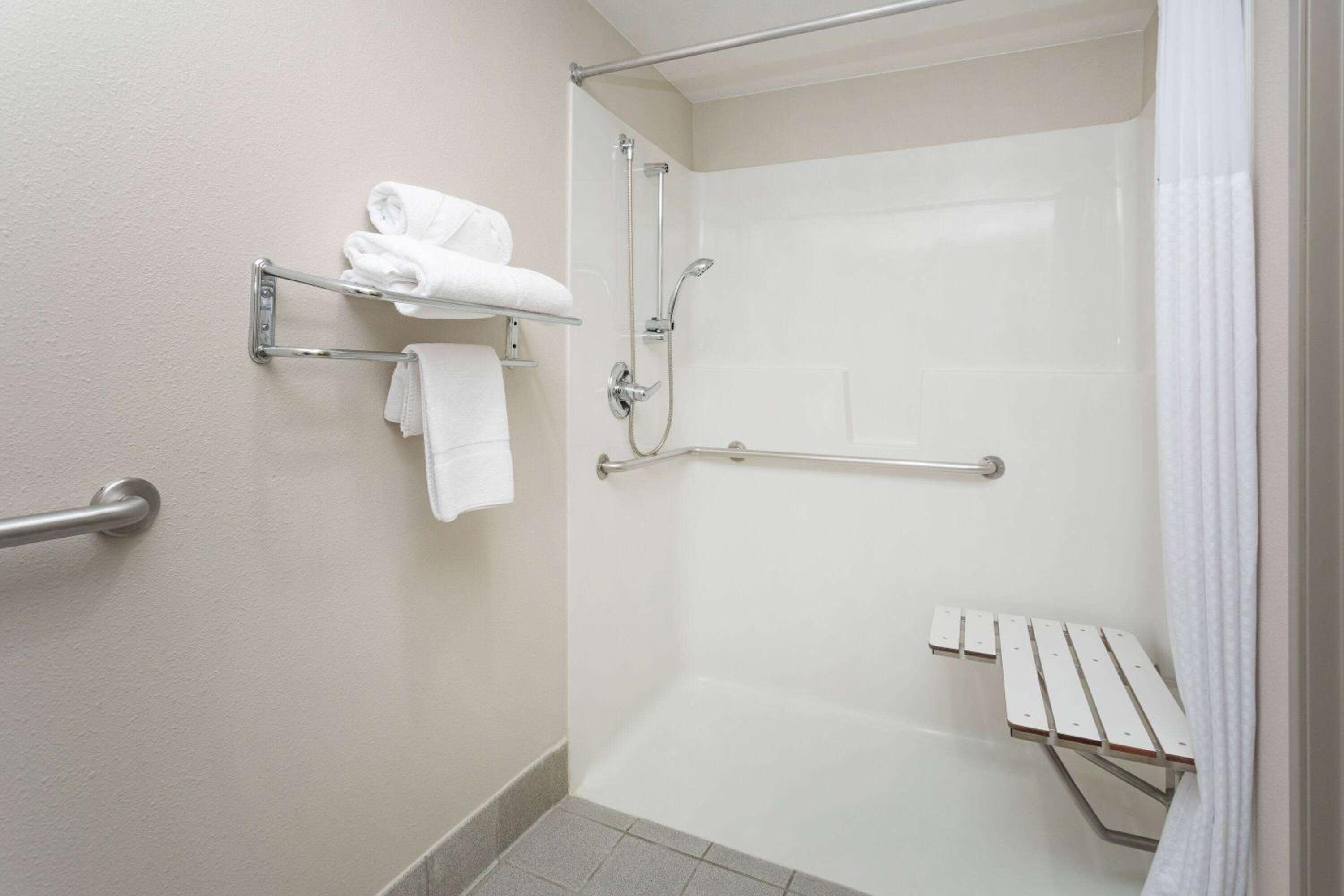 King Room - Disability Access/Non-Smoking - Photo 2