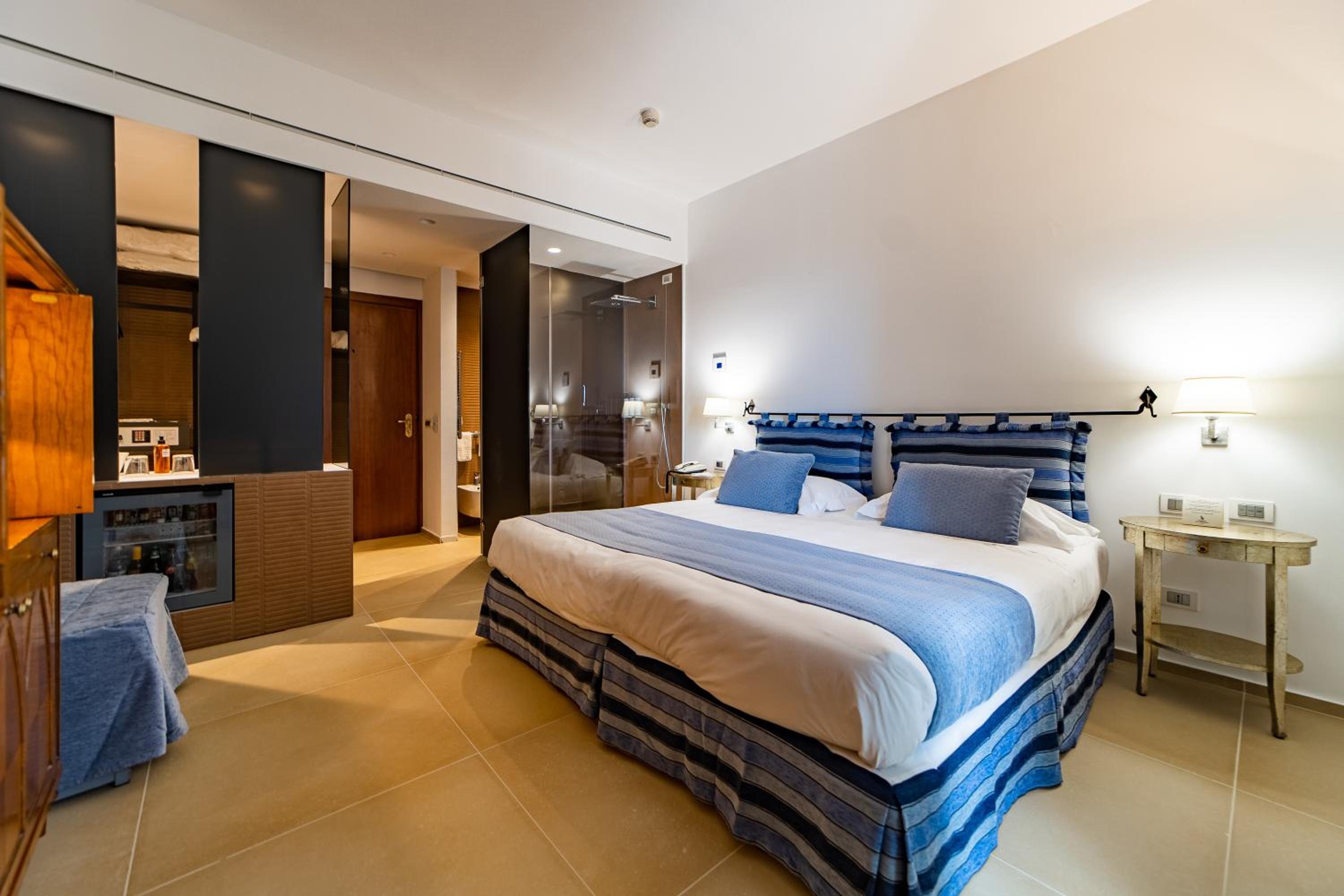 Deluxe Double or Twin Room with Balcony - Photo 1