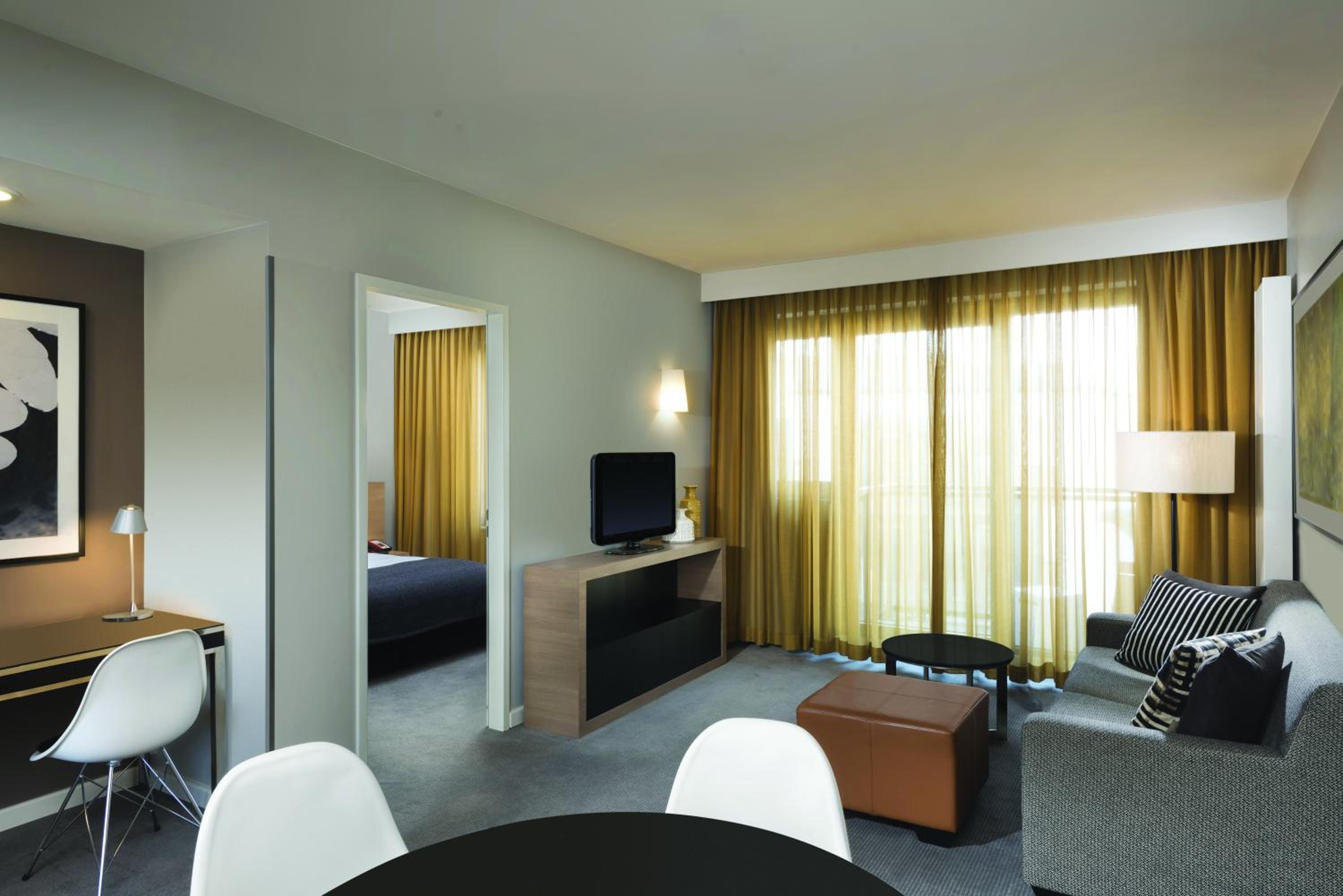 One-Bedroom Apartment - Photo 6