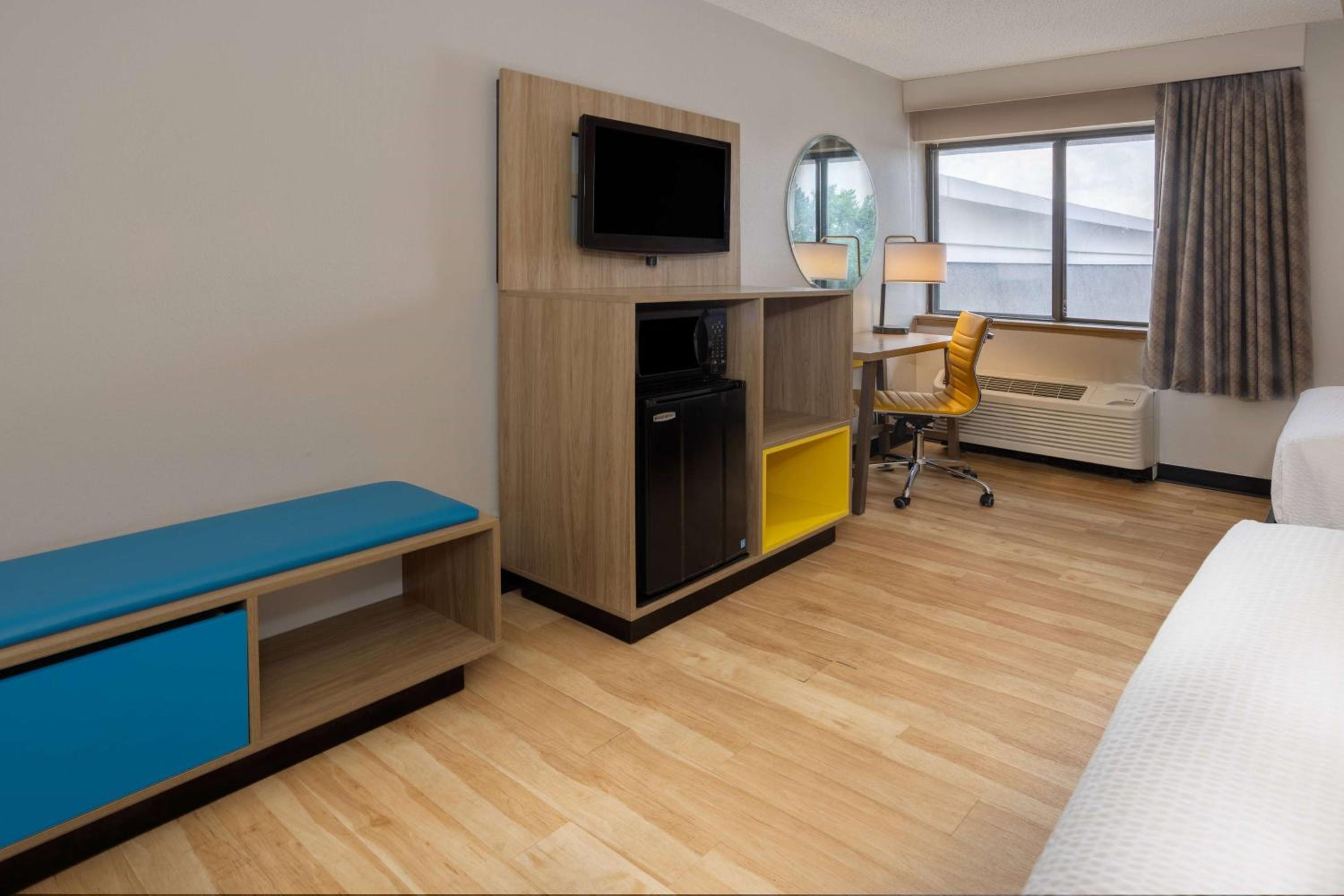 Deluxe Double Room with Two Double Beds - Photo 1