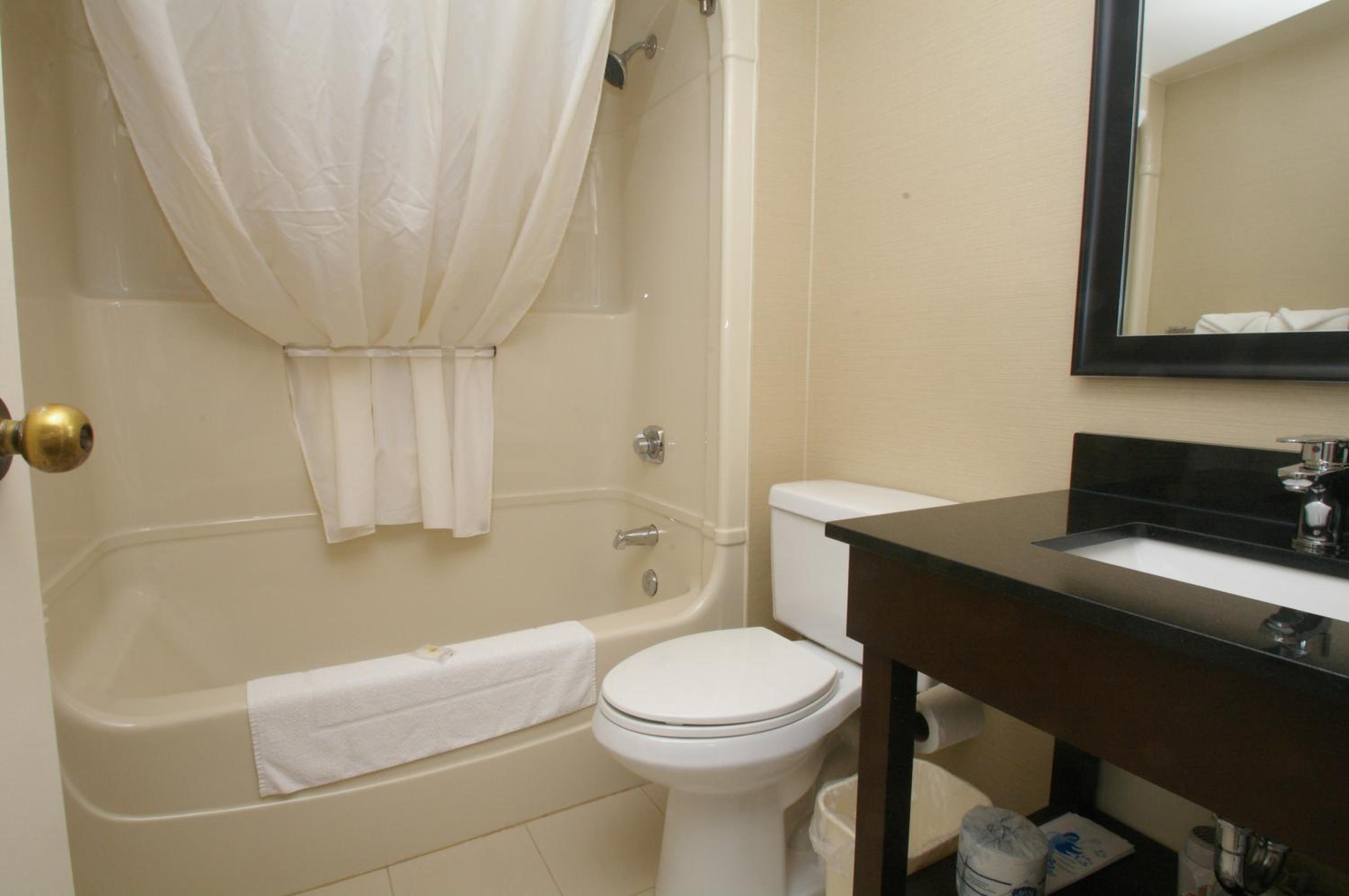 Two Queen Beds-Non Smoking - Photo 8