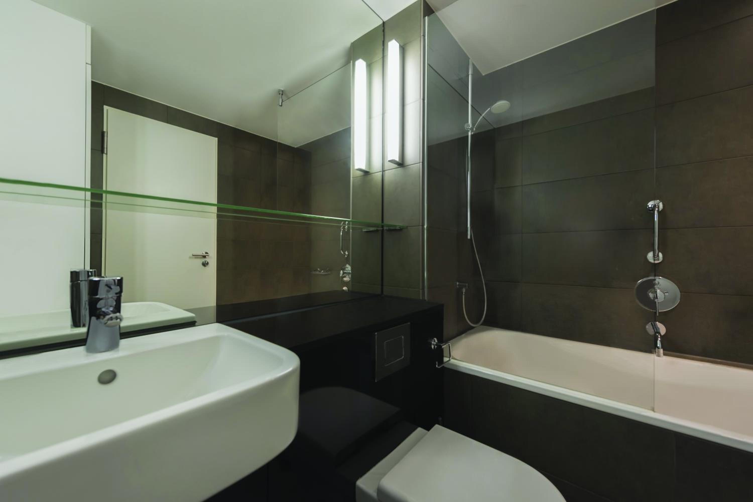One-Bedroom Apartment - Photo 7