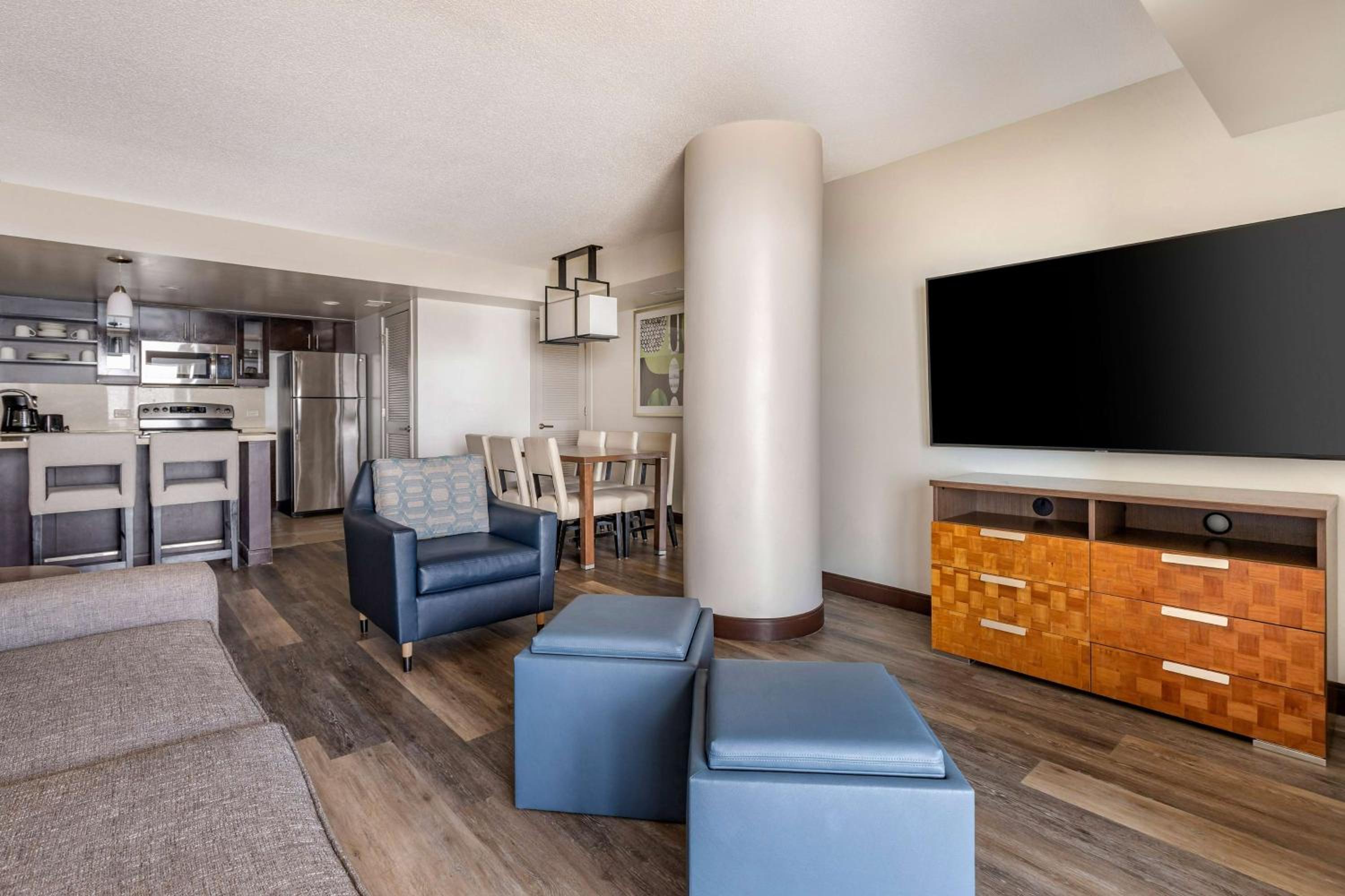 Two-Bedroom Suite with Ocean Front