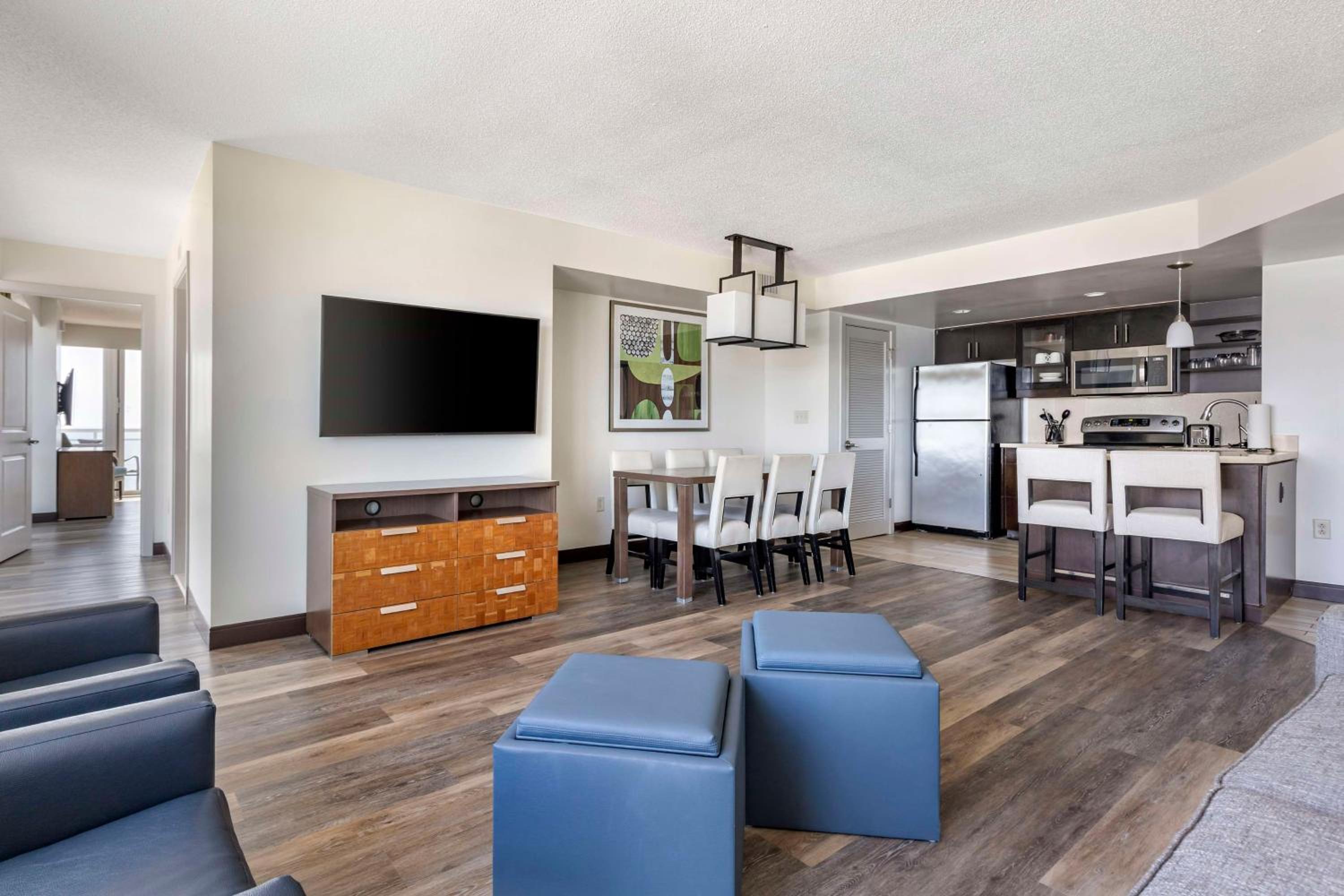 One-Bedroom Queen Suite Plus with Ocean Front  photo 1