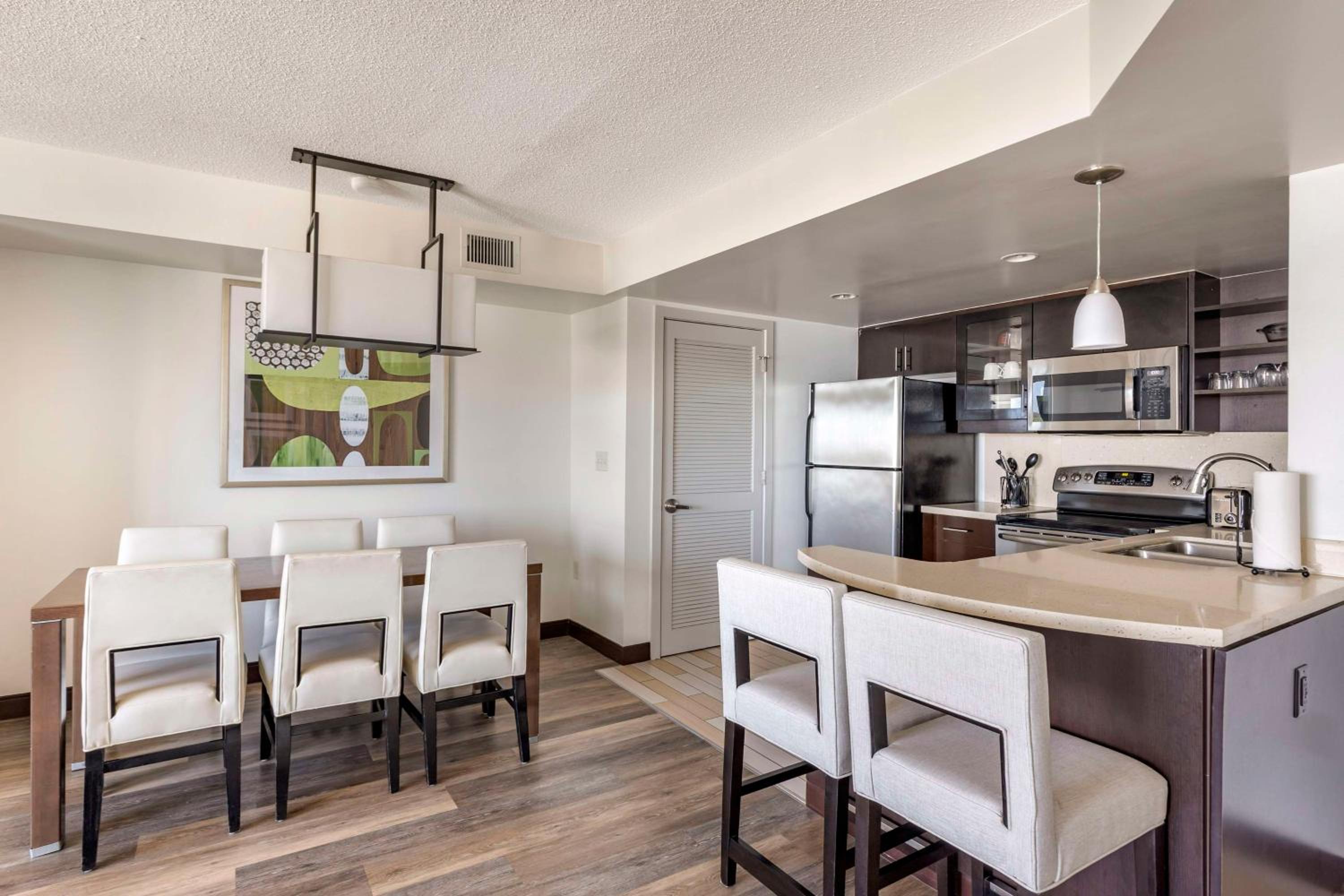 One-Bedroom Queen Suite Plus with Ocean Front  photo 3