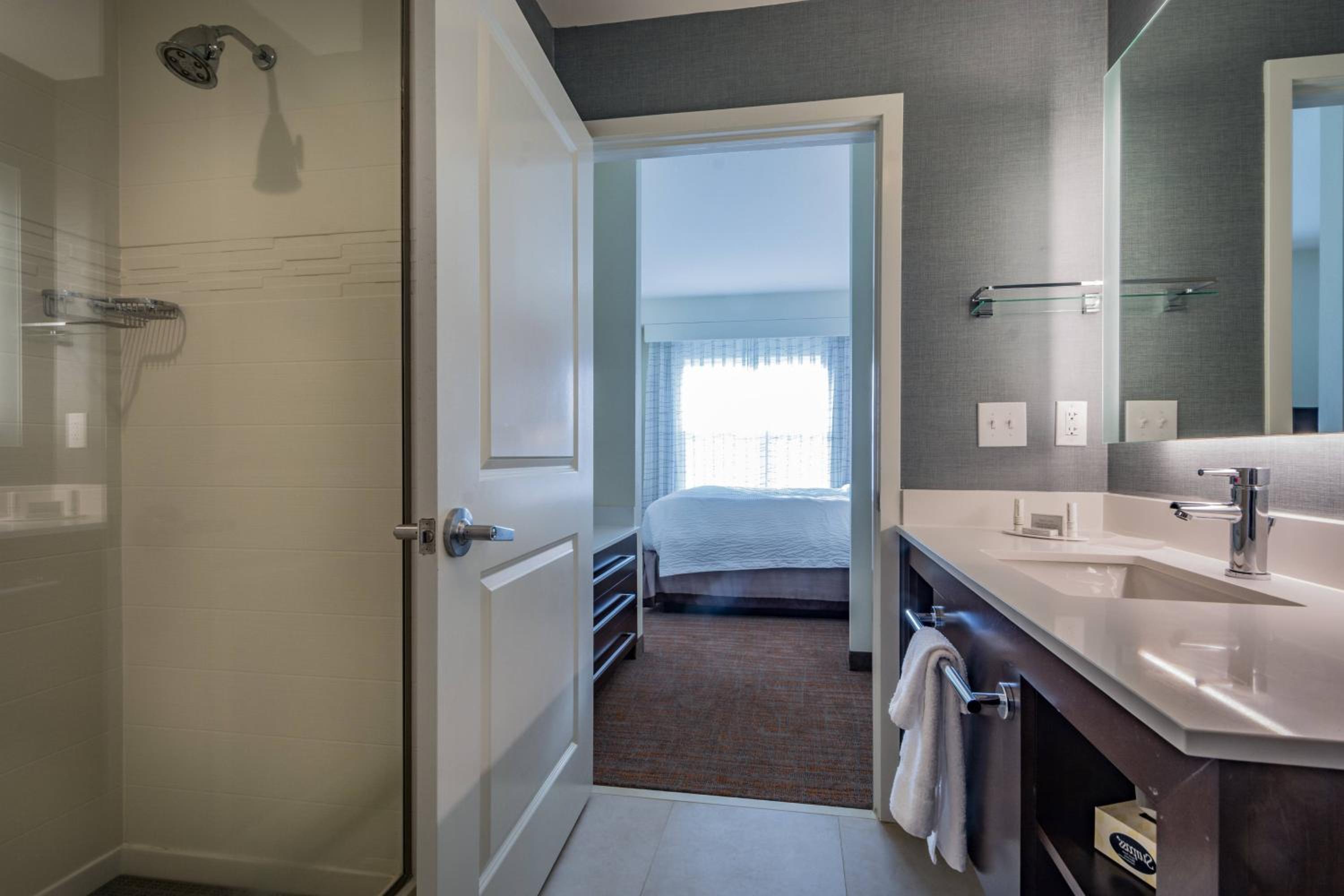 One-Bedroom King Suite with Sofa Bed - Hearing Accessible