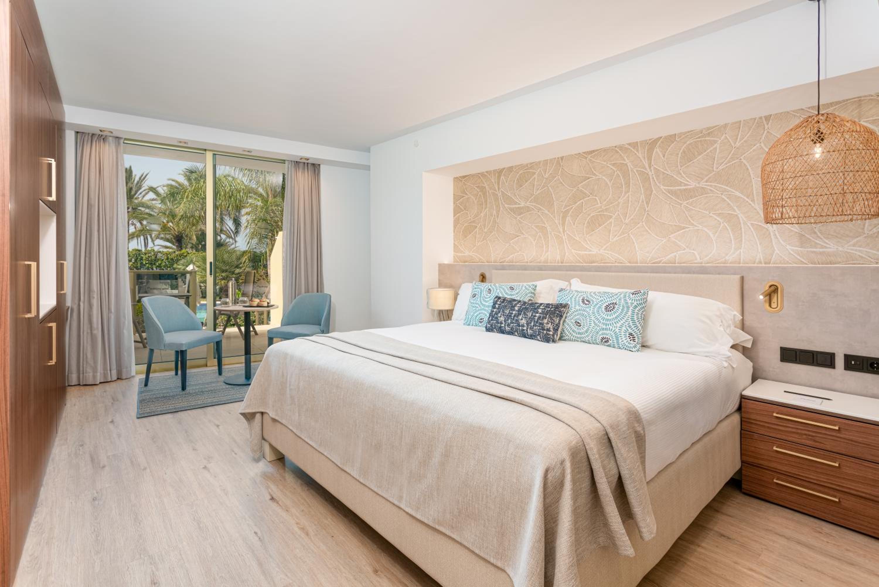 Superior Double Room with direct access to the Pool  (2 Adults)