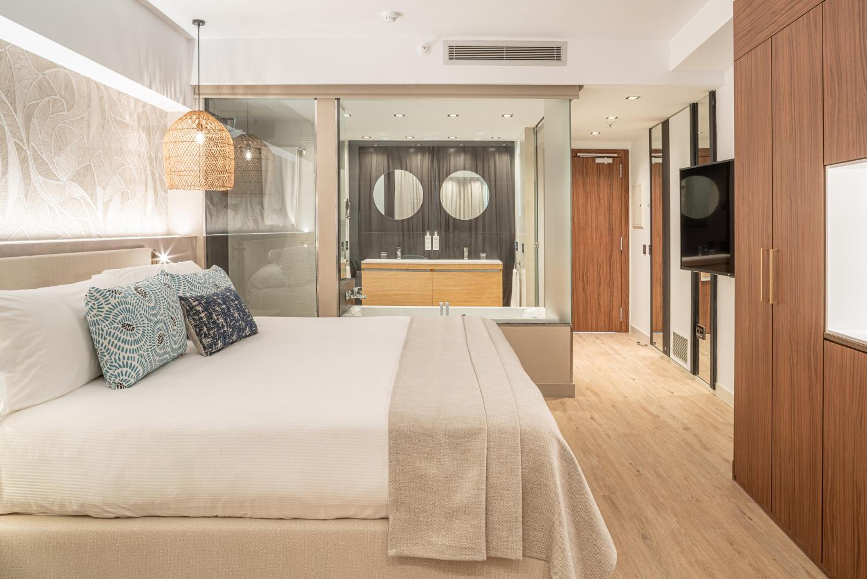 Superior Double Room with Private Pool - Photo 1