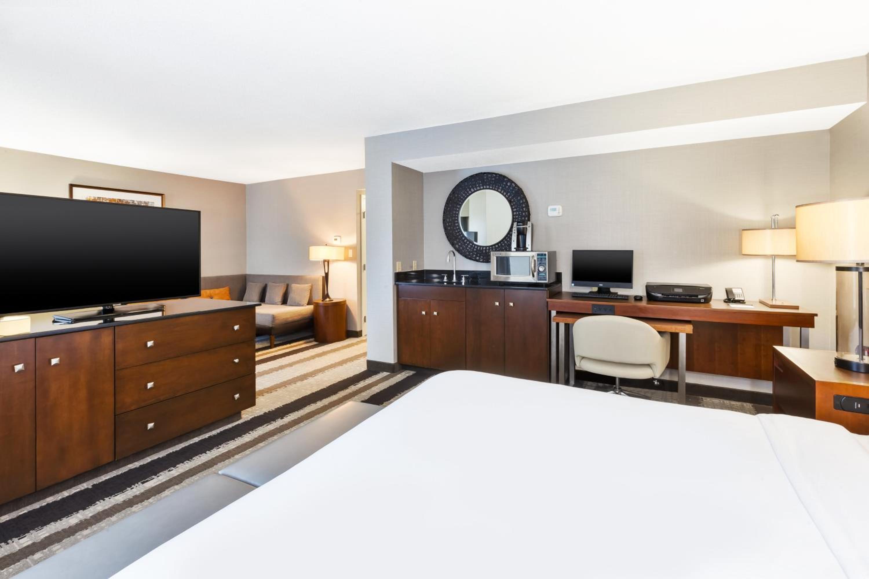 Premium King Room photo 1