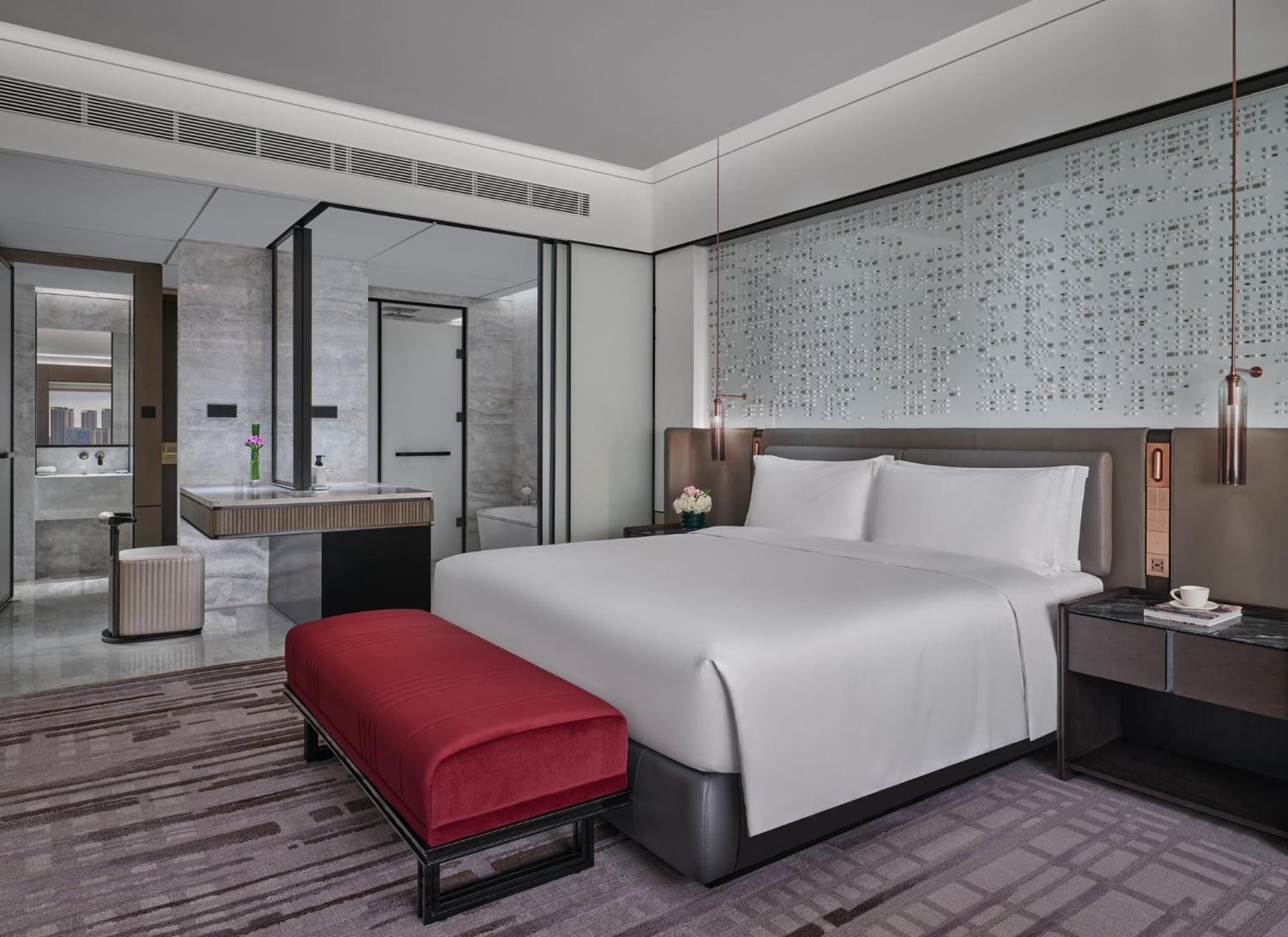 Classic King Room - Accessible photo 3