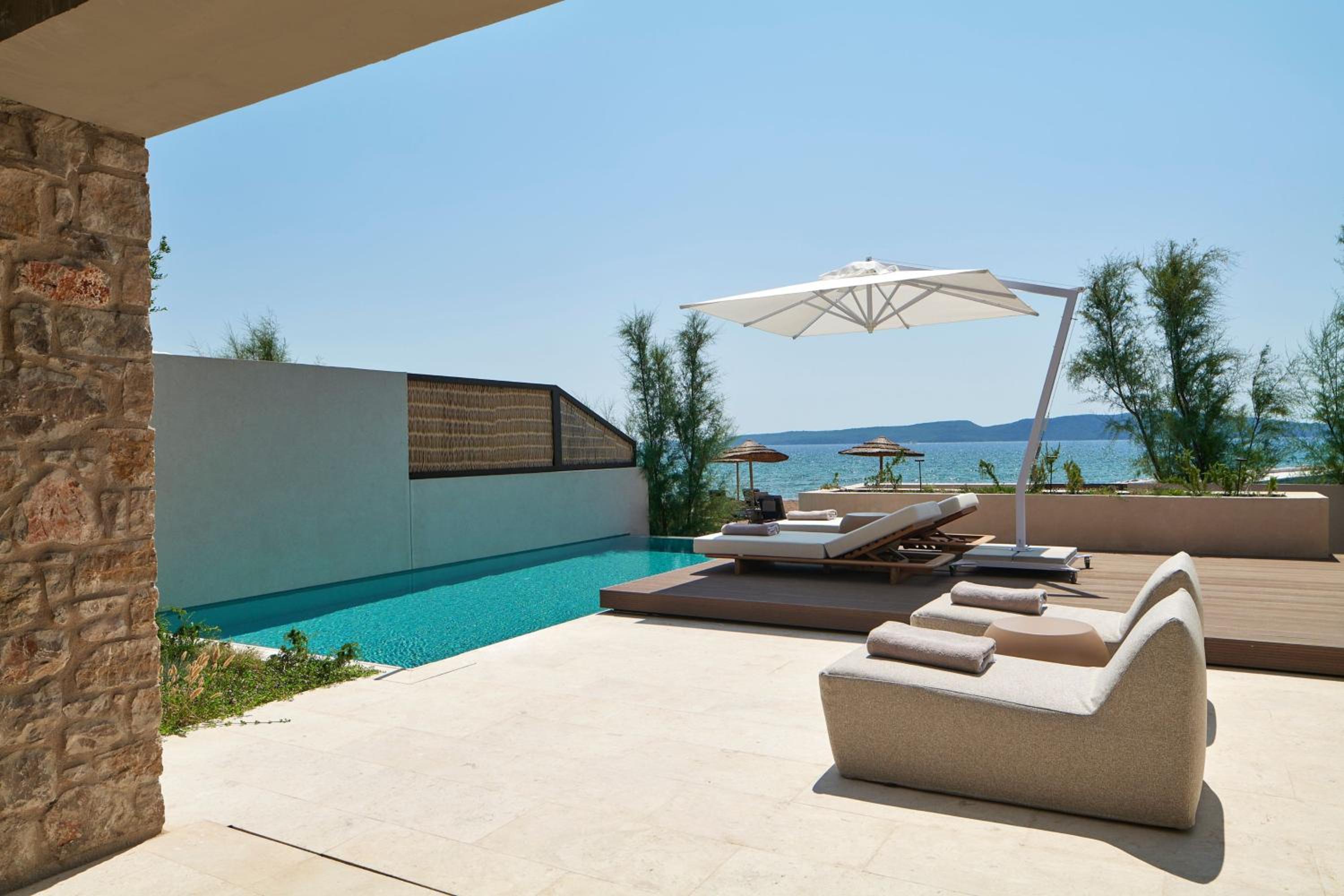 Escape Agora Beachfront Infinity 1-bed Suite photo 3